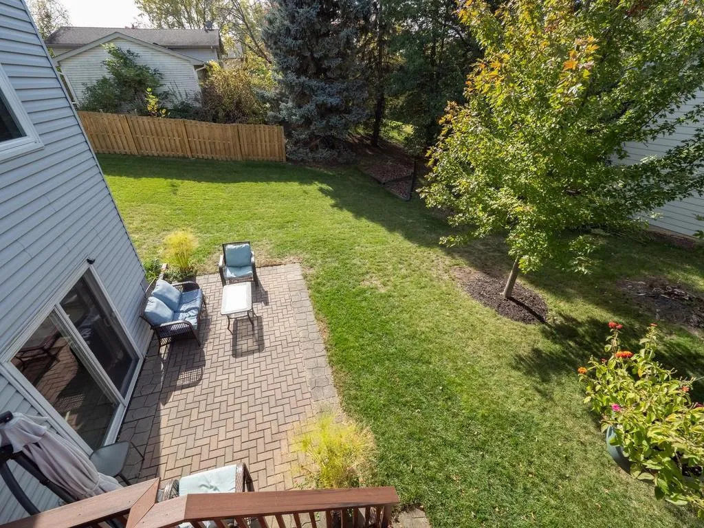 Photo 9 of 15601 Claret W Avenue