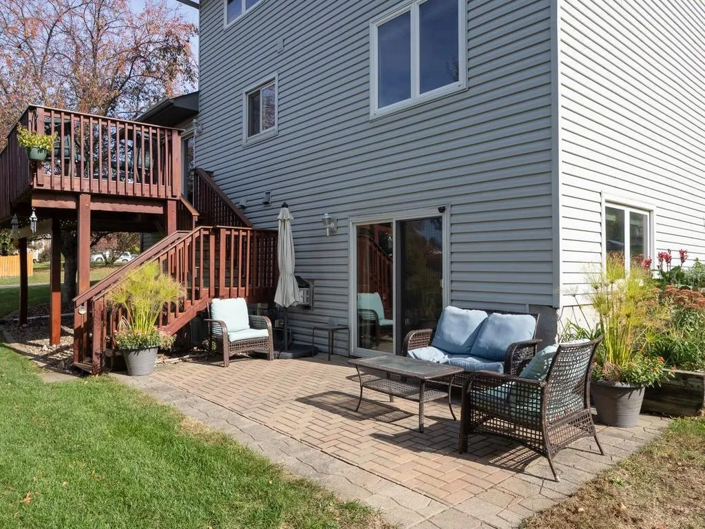 Photo 4 of 15601 Claret W Avenue