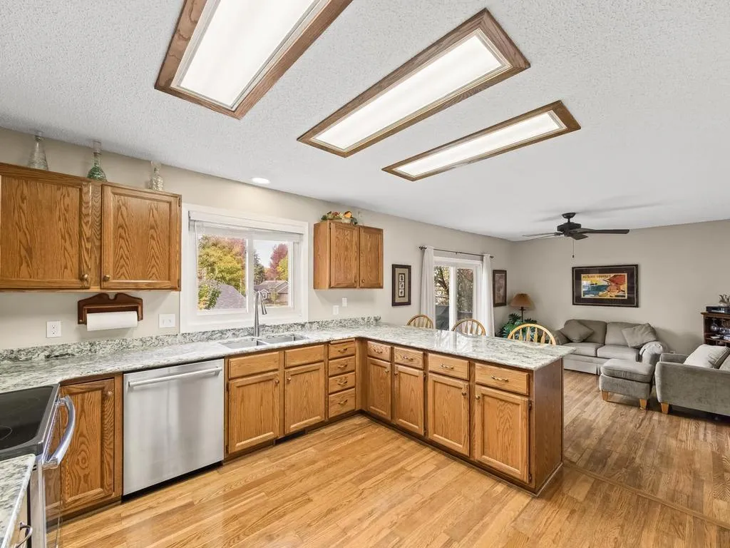 Photo 18 of 15601 Claret W Avenue