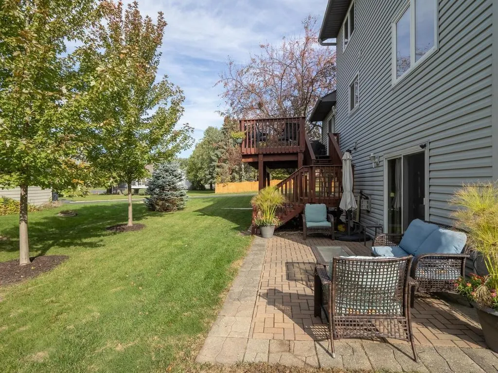 Photo 6 of 15601 Claret W Avenue
