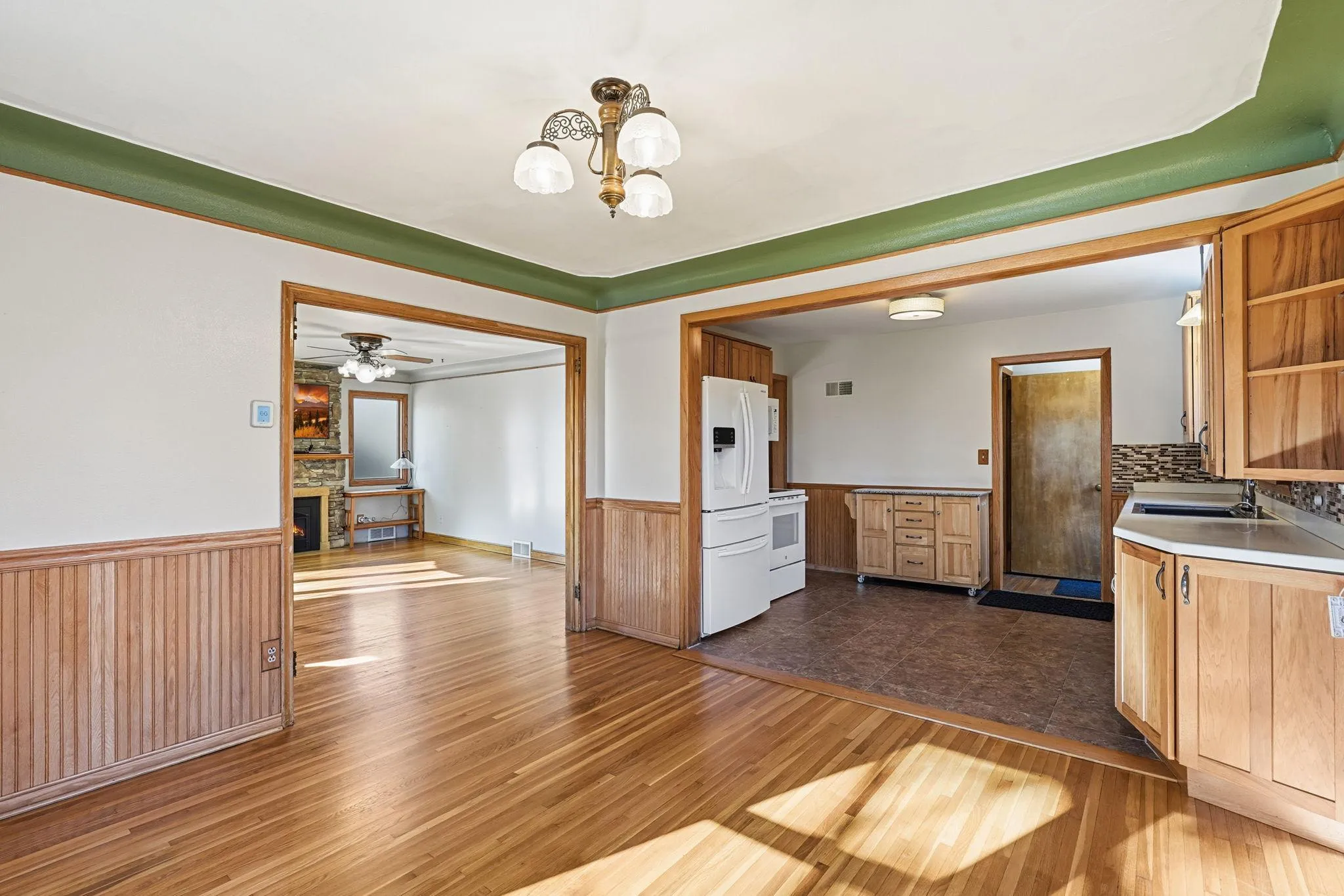 Photo 8 of 515 Roselawn E Avenue