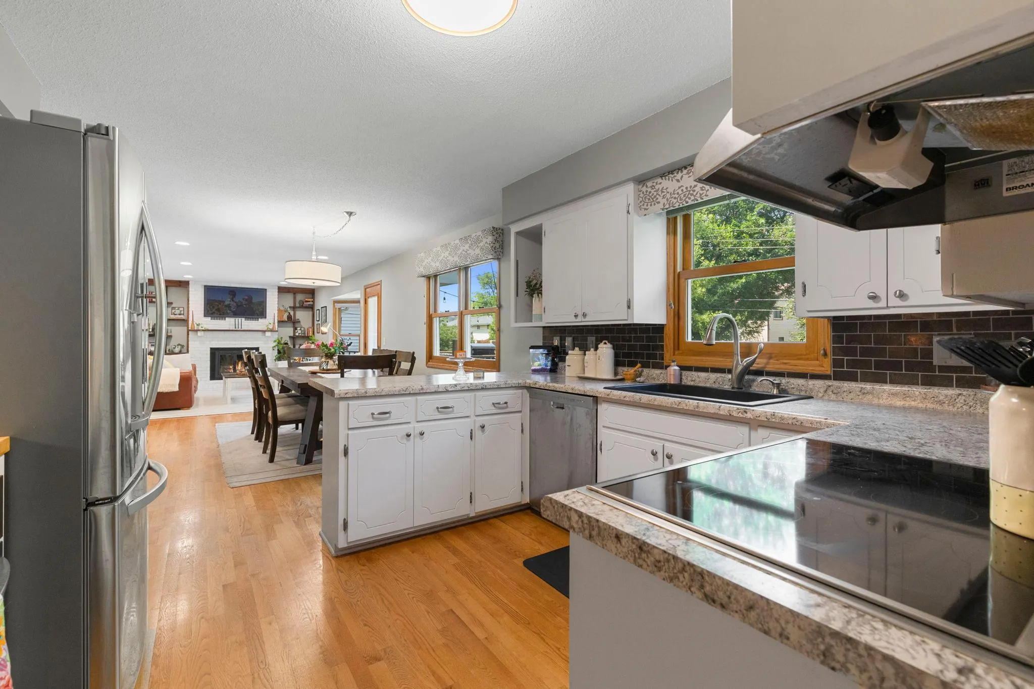 Photo 14 of 4517 Orchard N Avenue