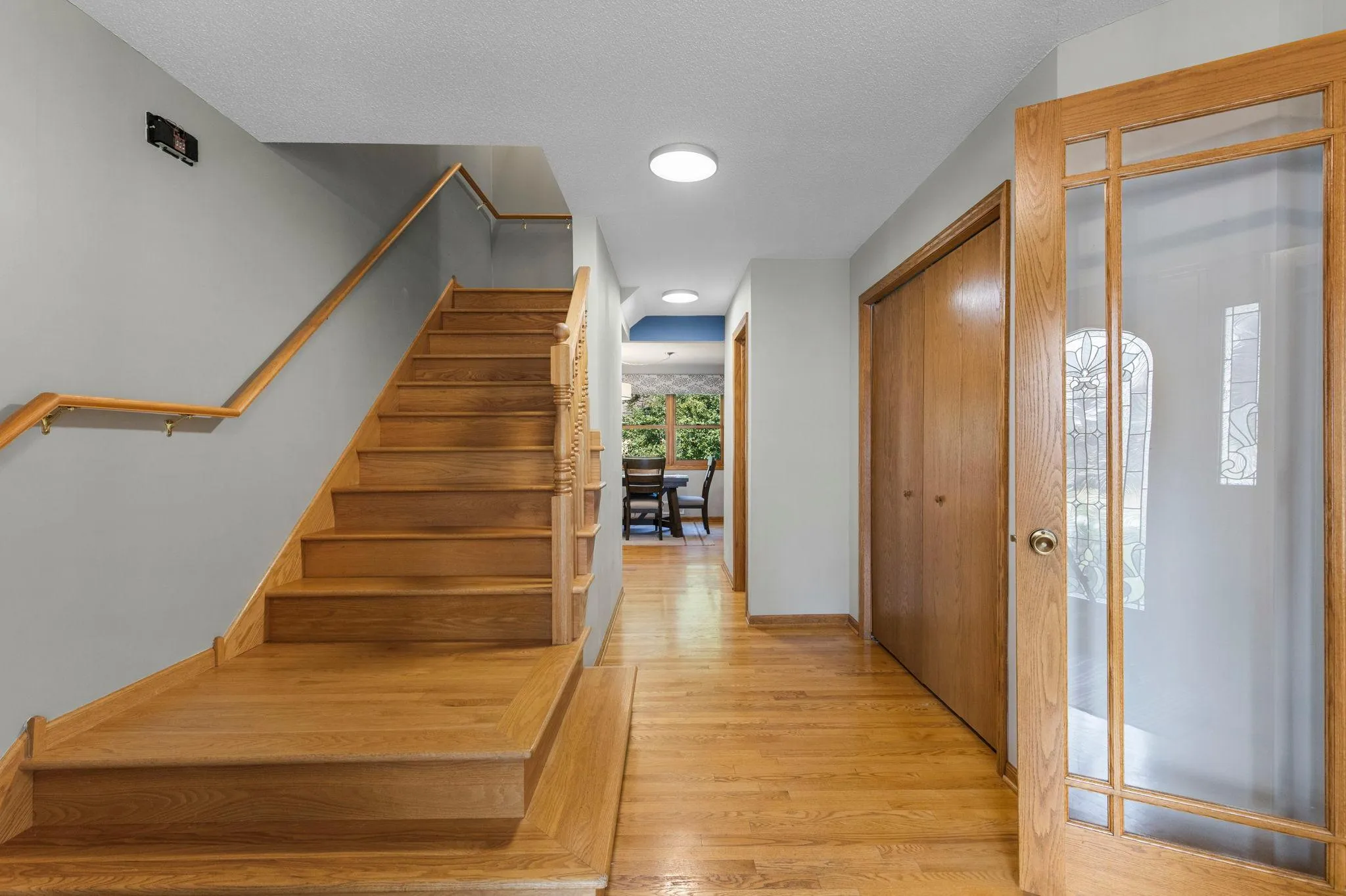 Photo 6 of 4517 Orchard N Avenue
