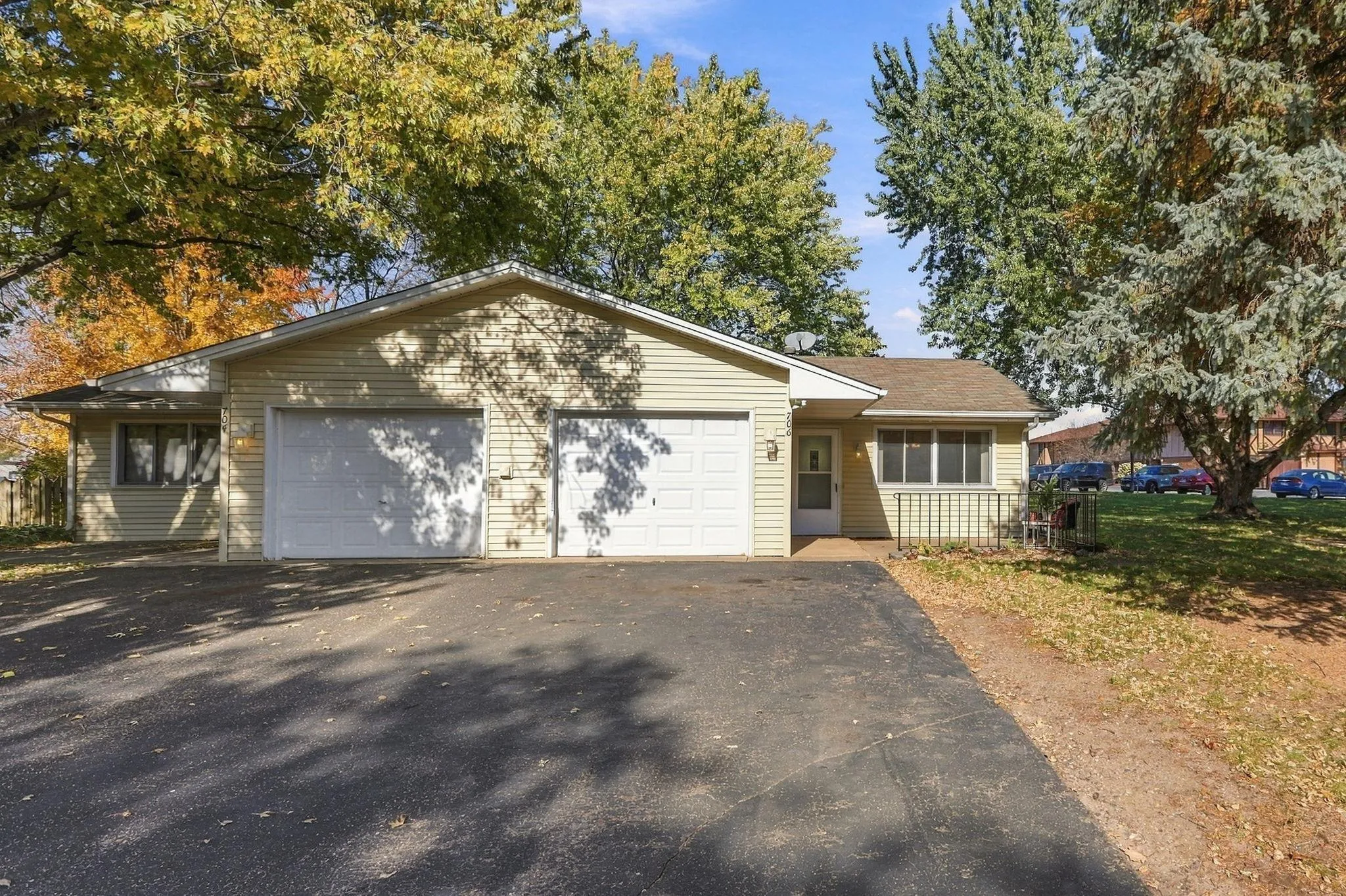 Photo 8 of 706 Ridge Se Drive