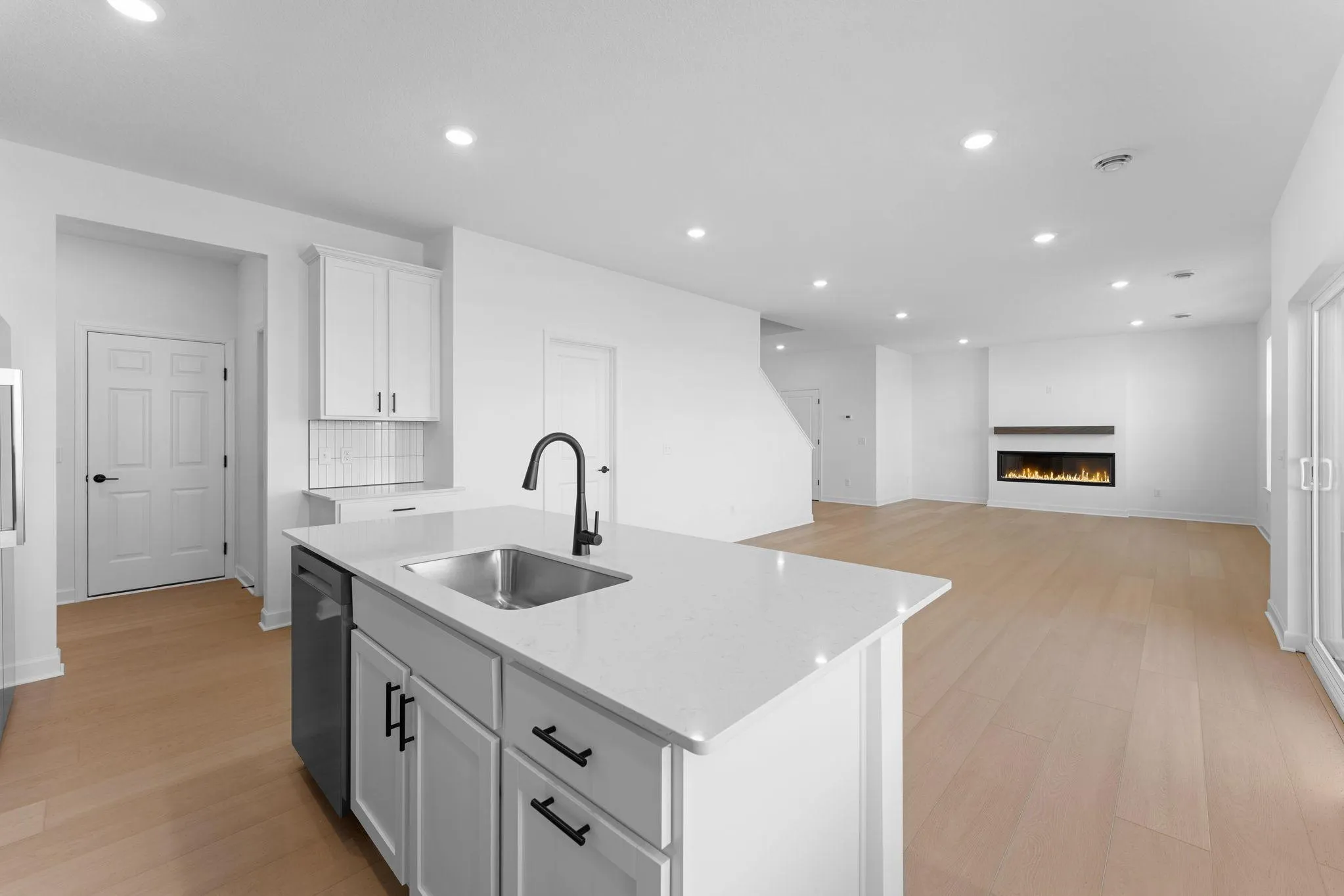 Photo 3 of 9831 26th Ne Street