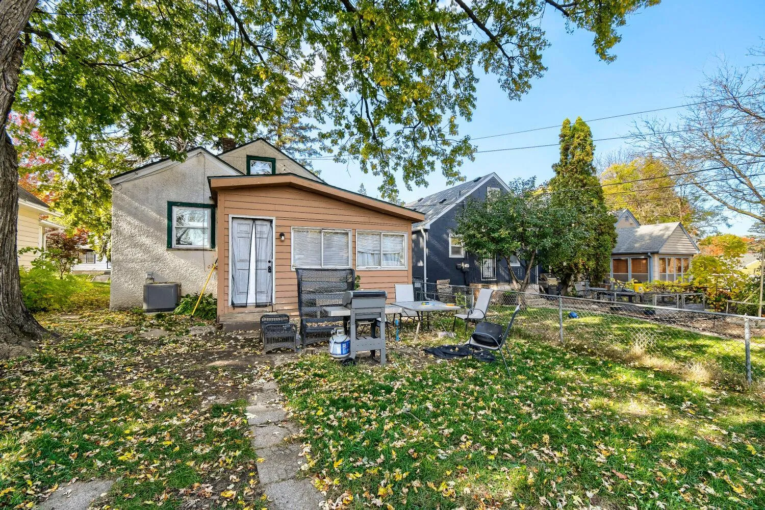 Photo 18 of 3350 Vincent N Avenue
