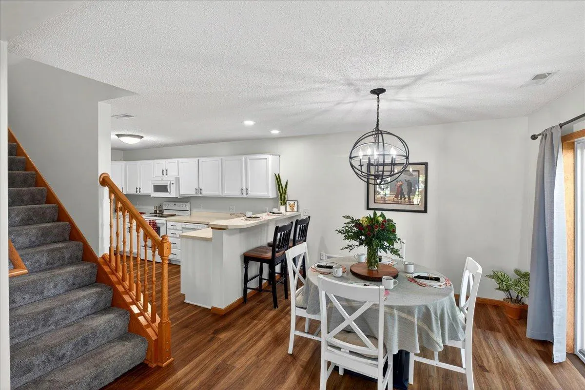 Photo 2 of 10533 74th Ne Street Unit 1