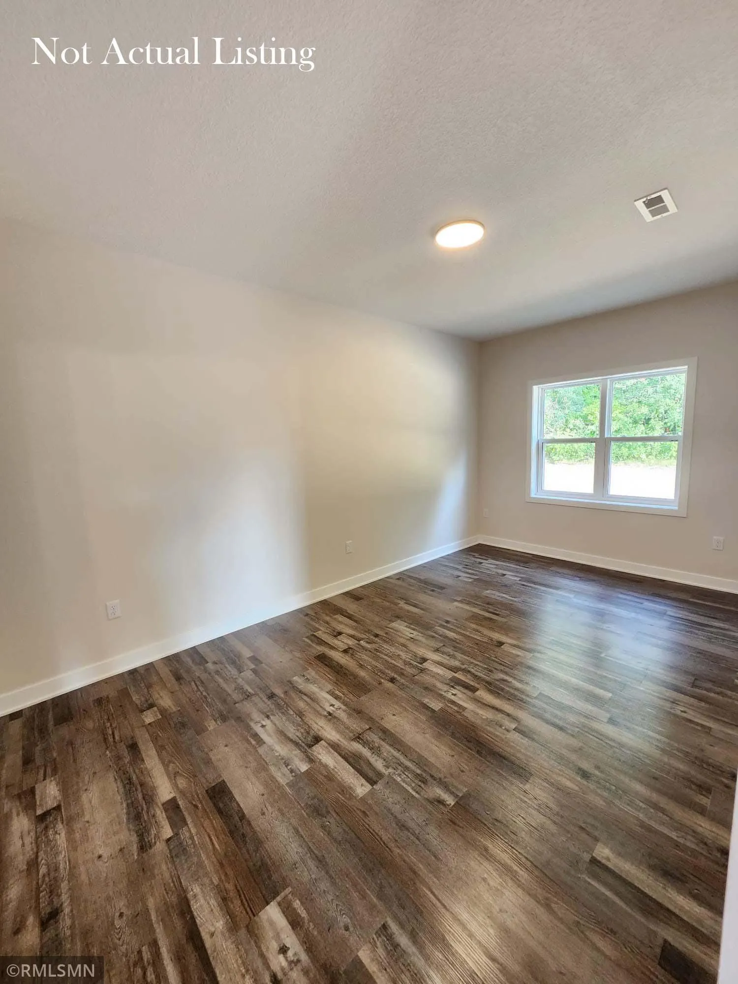 Photo 10 of 404 Norske Street