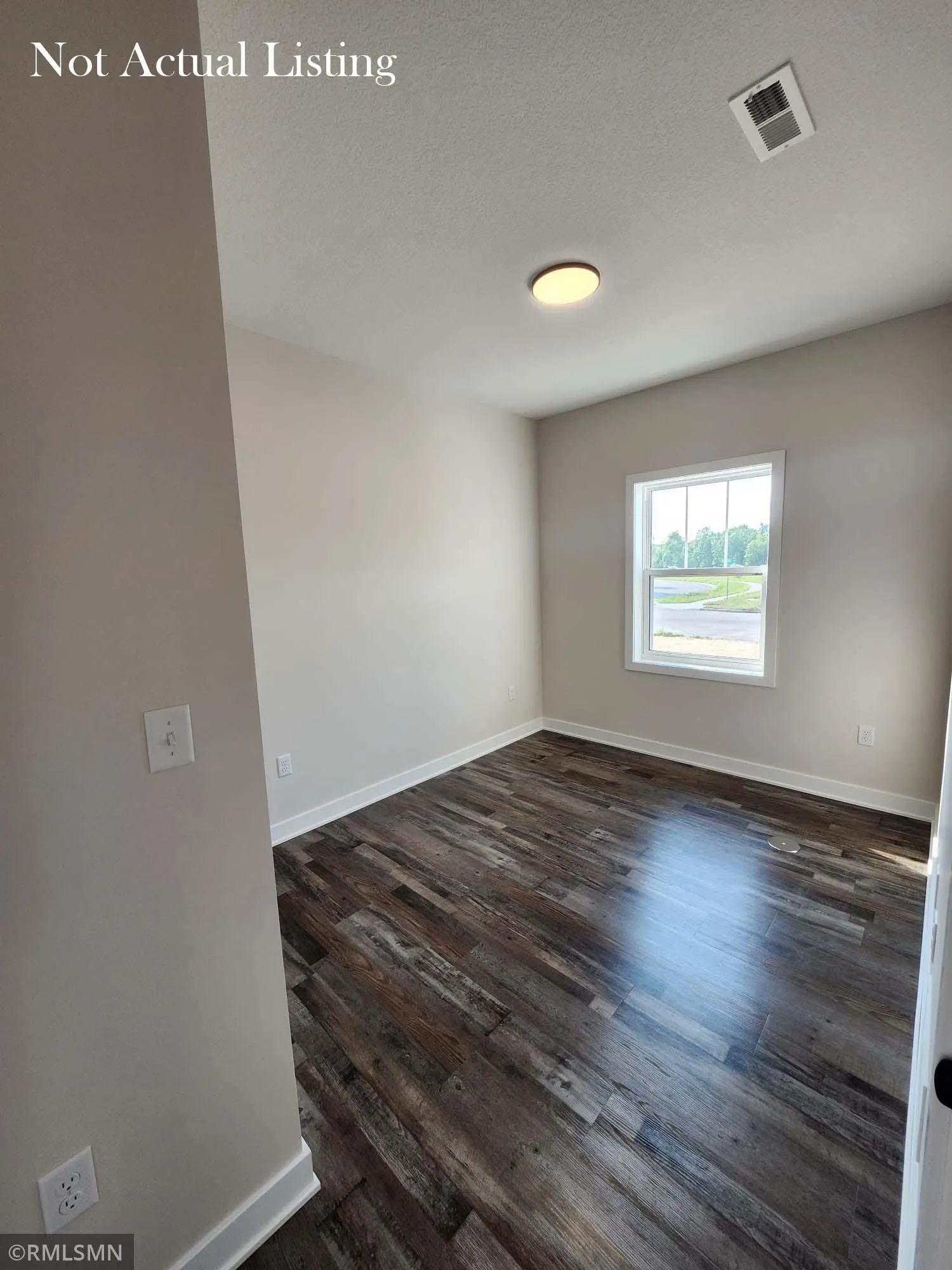 Photo 9 of 404 Norske Street
