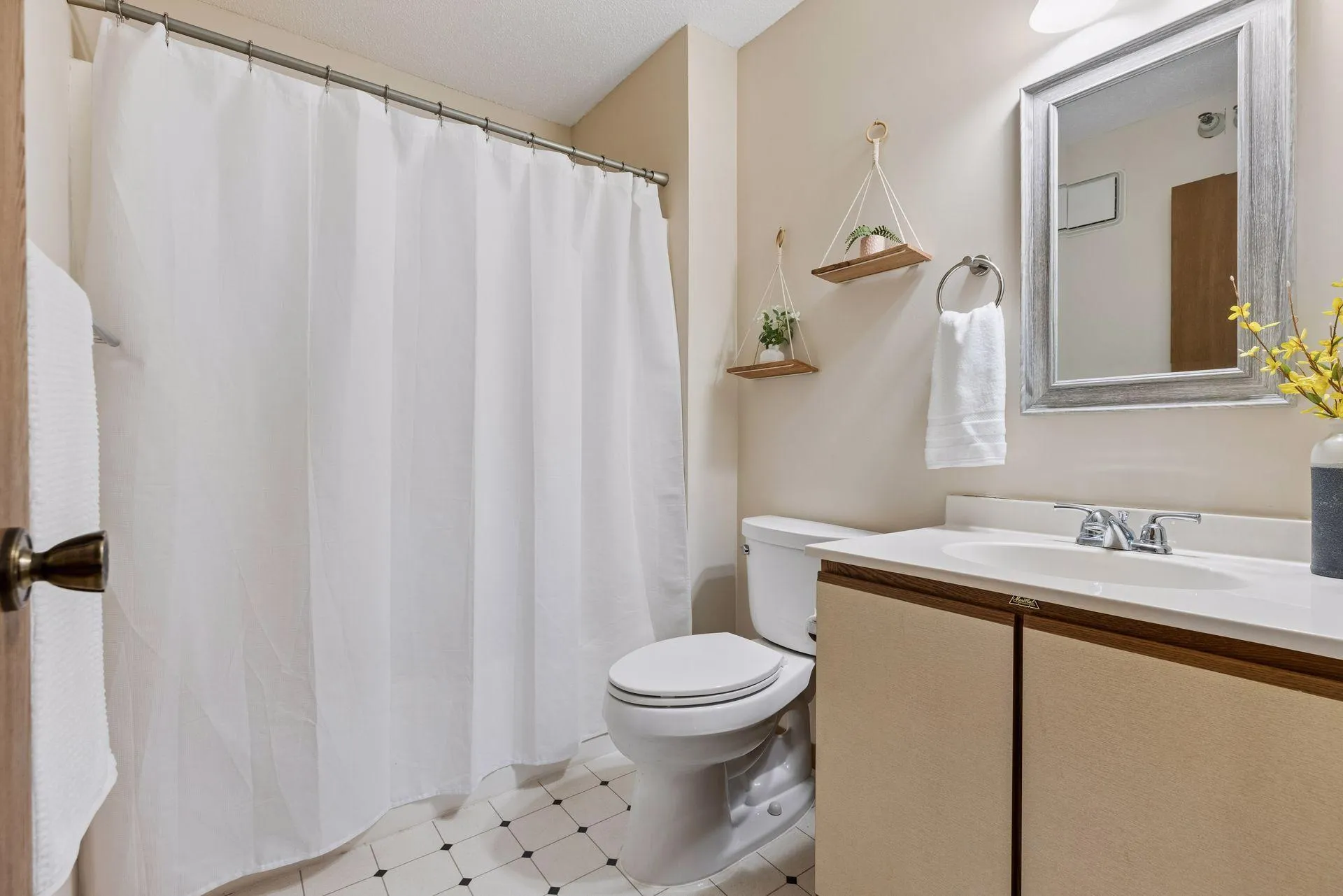 Photo 20 of 4151 Boone N Avenue Unit 106