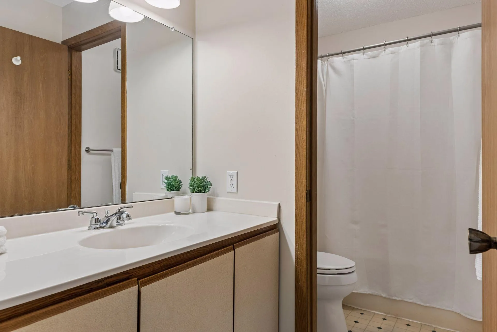 Photo 25 of 4151 Boone N Avenue Unit 106
