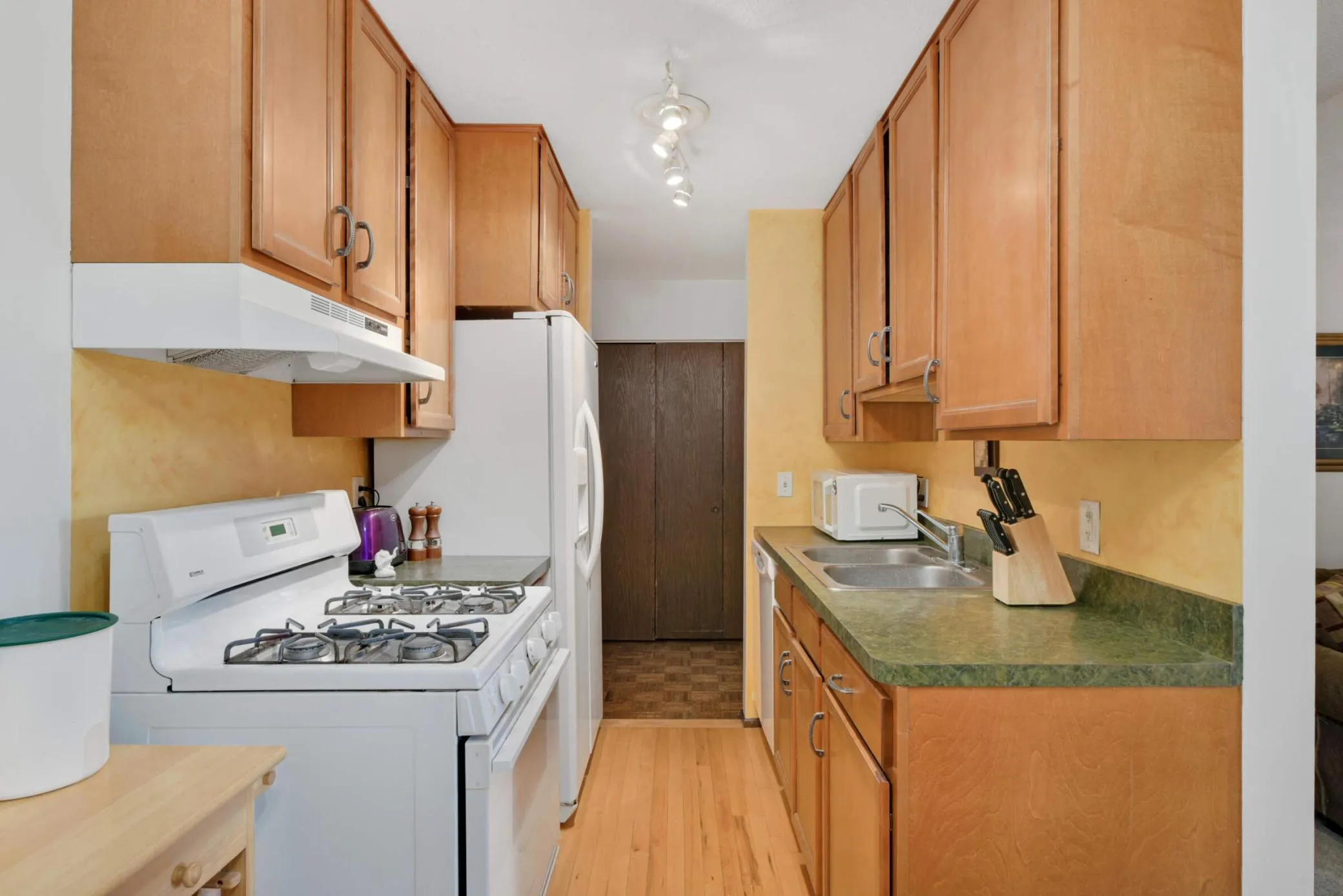 Photo 3 of 4201 Lakeside N Avenue Unit 113