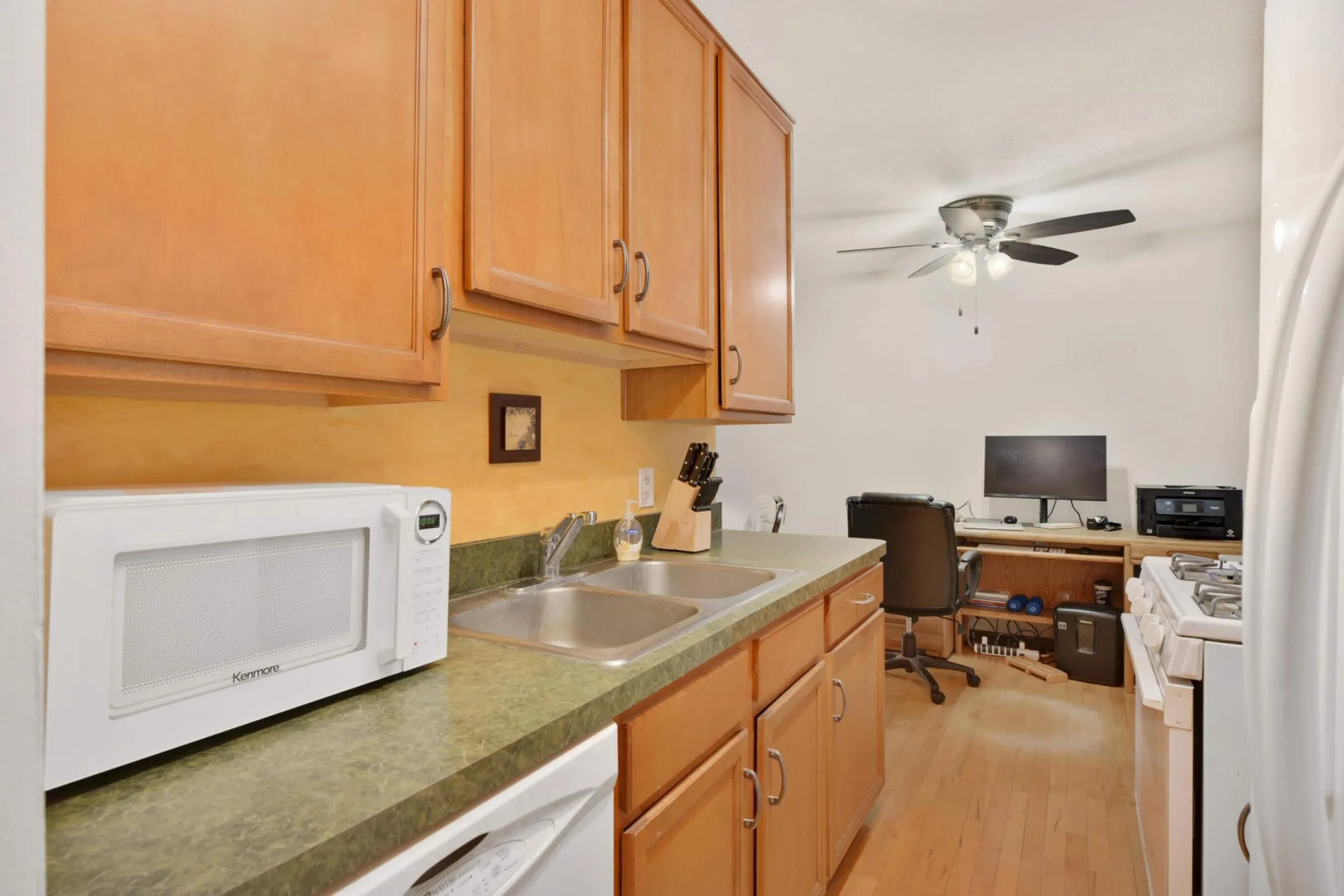 Photo 14 of 4201 Lakeside N Avenue Unit 113