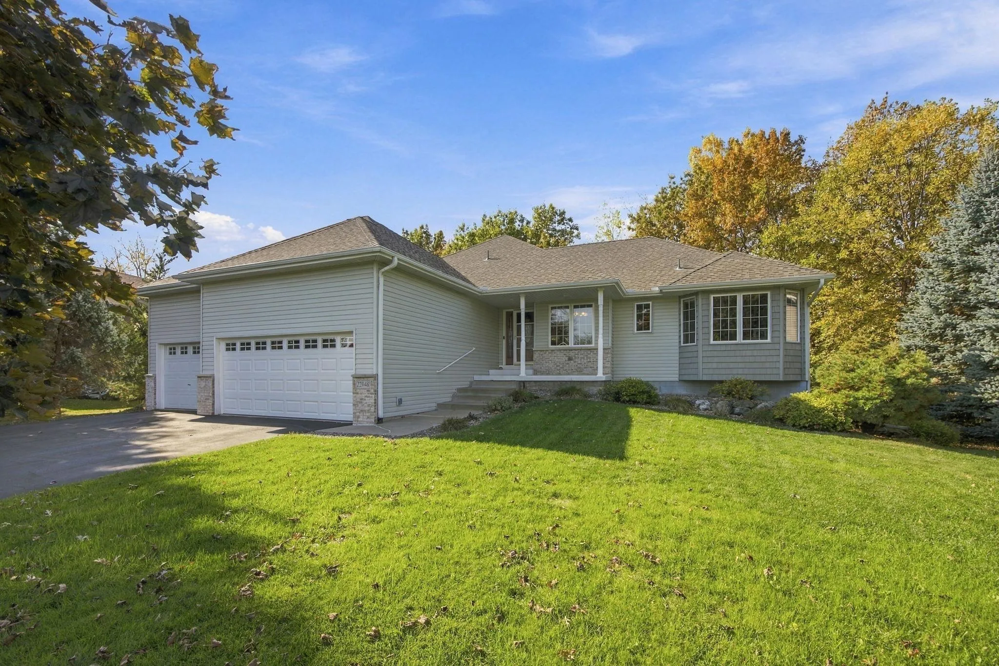 Photo 3 of 22048 Elston Avenue