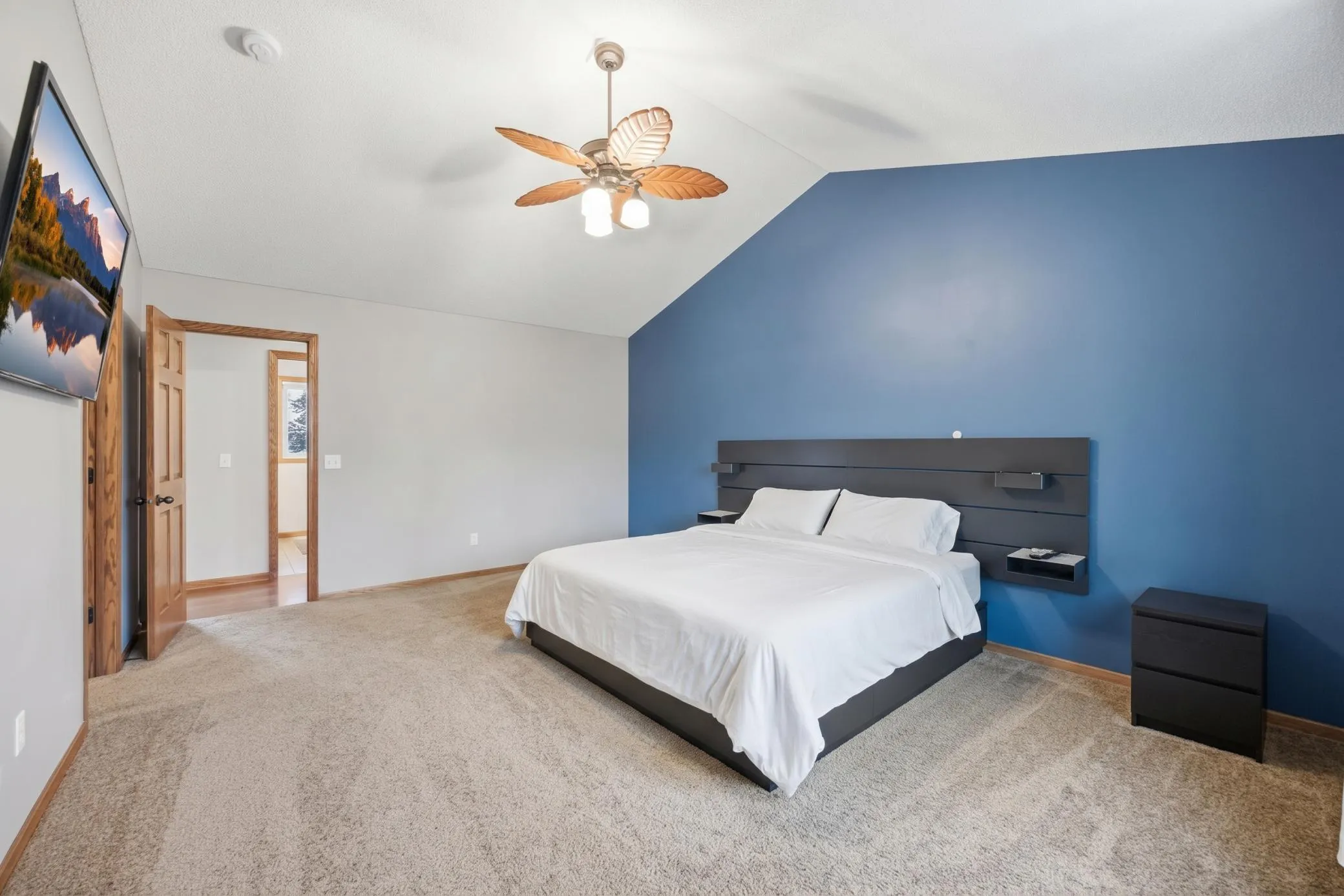 Photo 19 of 22048 Elston Avenue