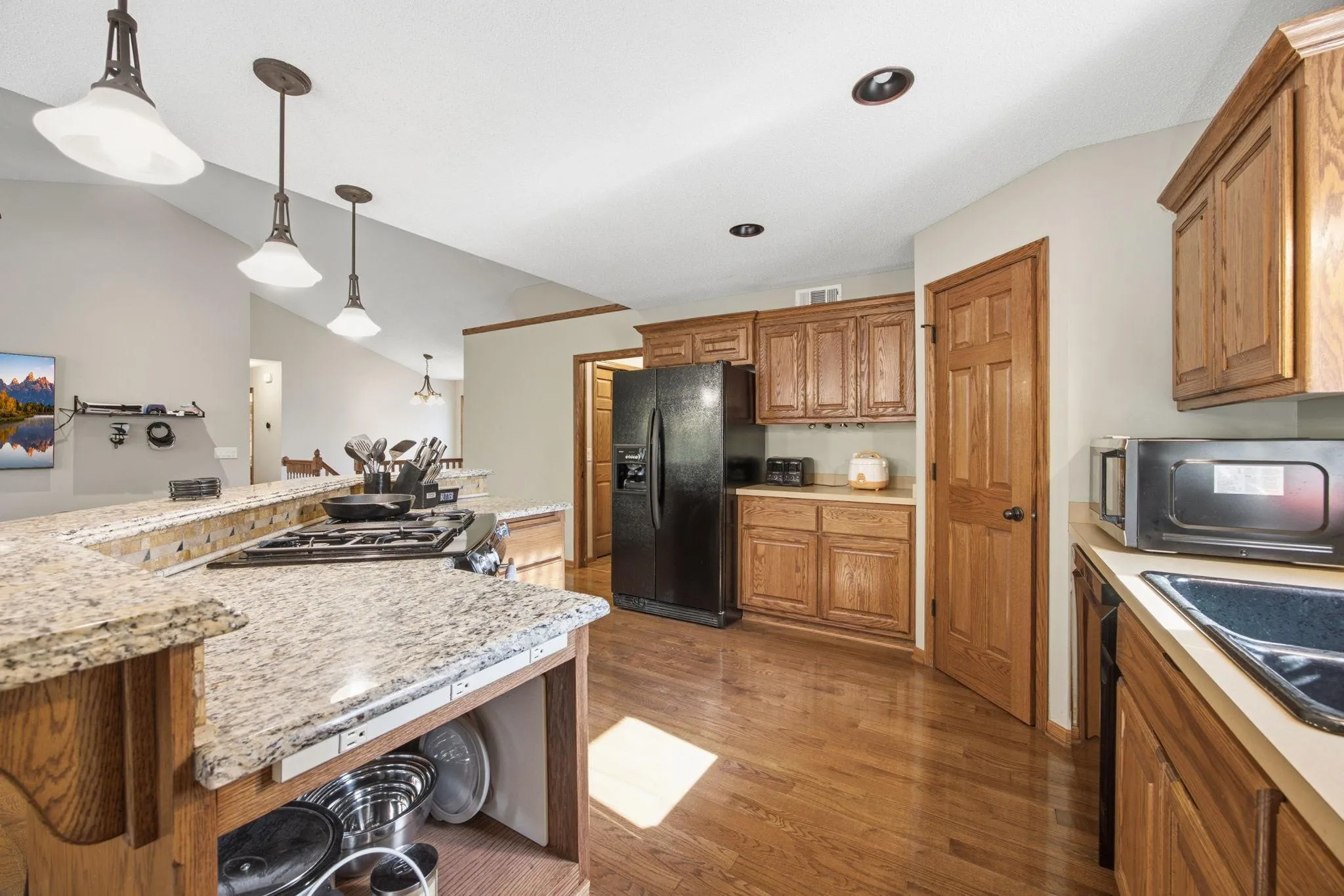 Photo 11 of 22048 Elston Avenue