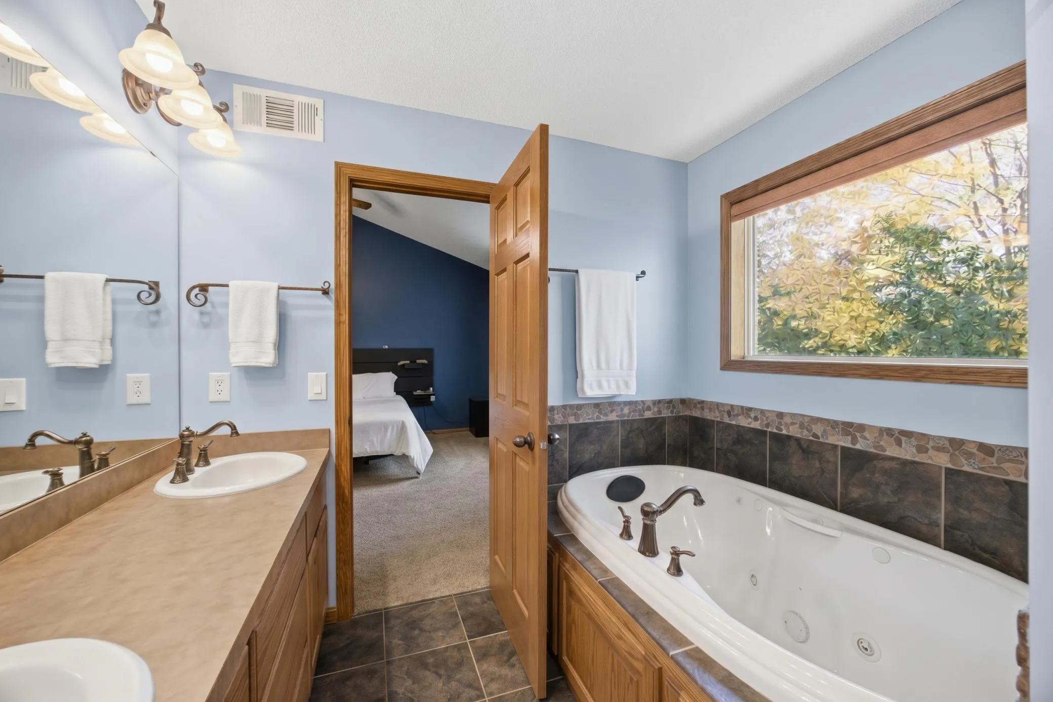 Photo 21 of 22048 Elston Avenue