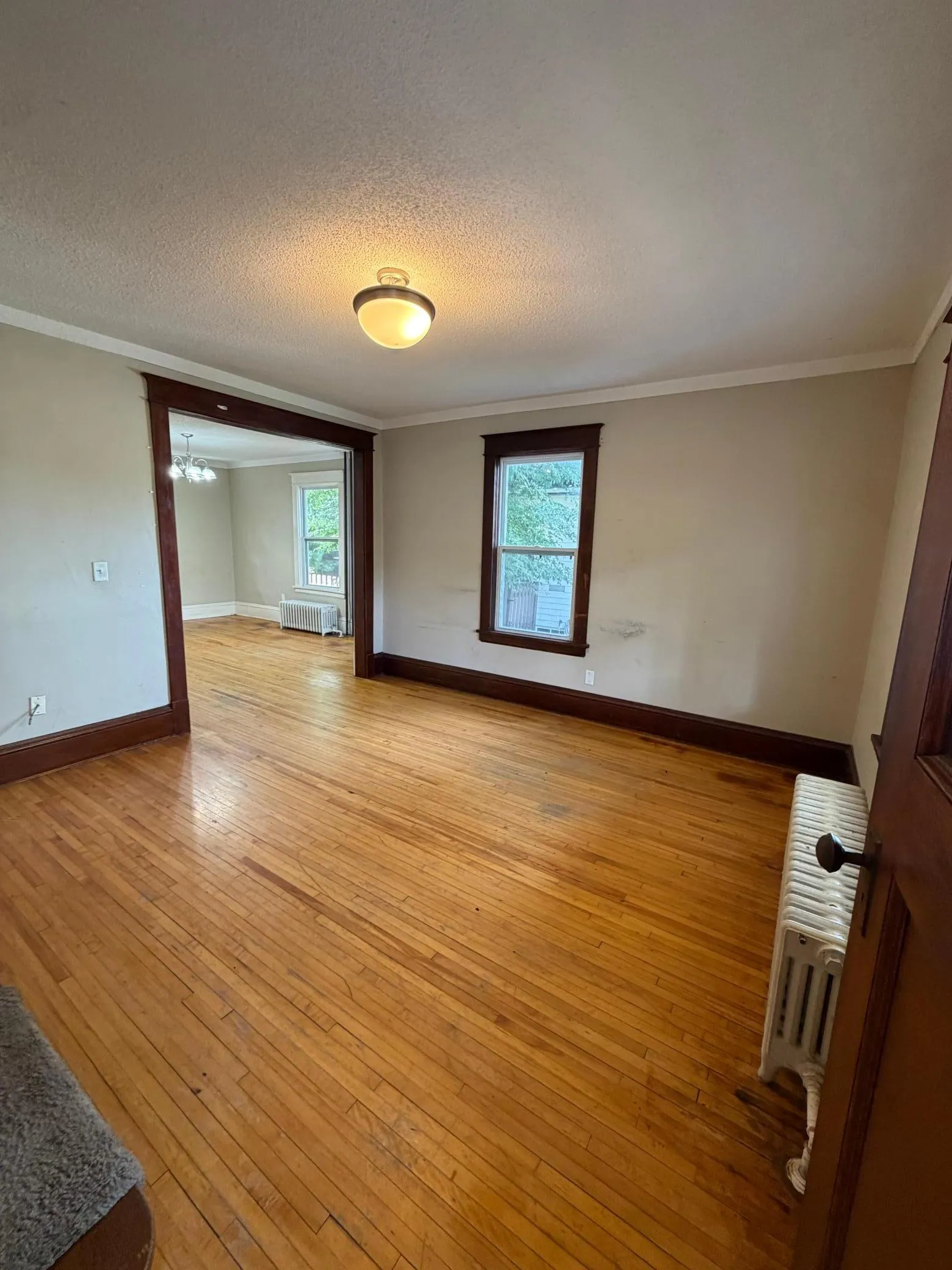 Photo 3 of 757 Smith S Avenue