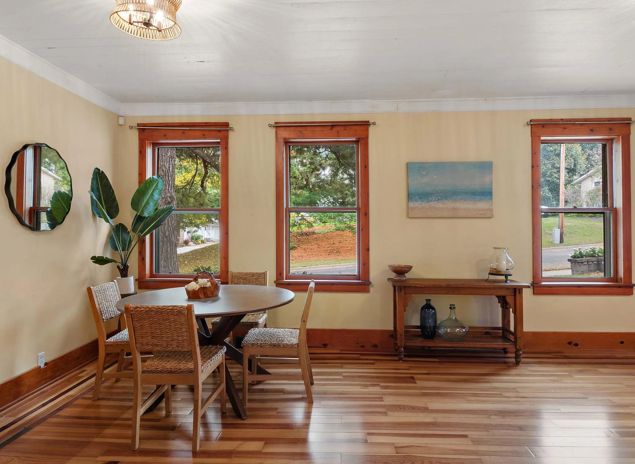 Photo 6 of 602 Holcombe S Street