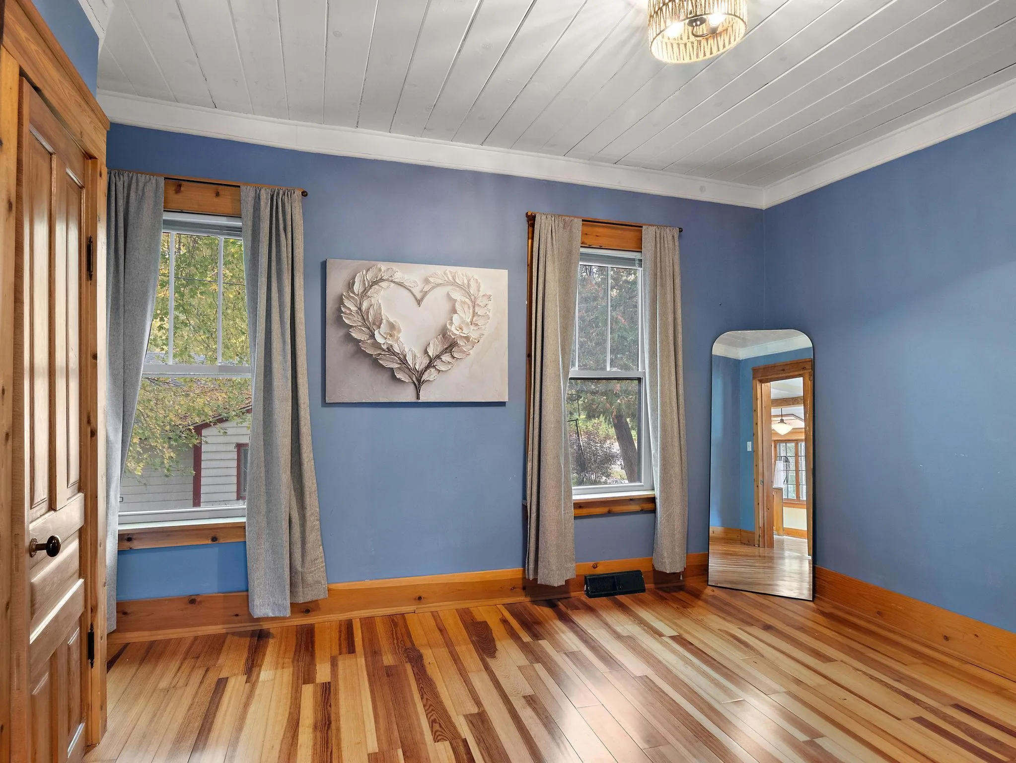 Photo 13 of 602 Holcombe S Street
