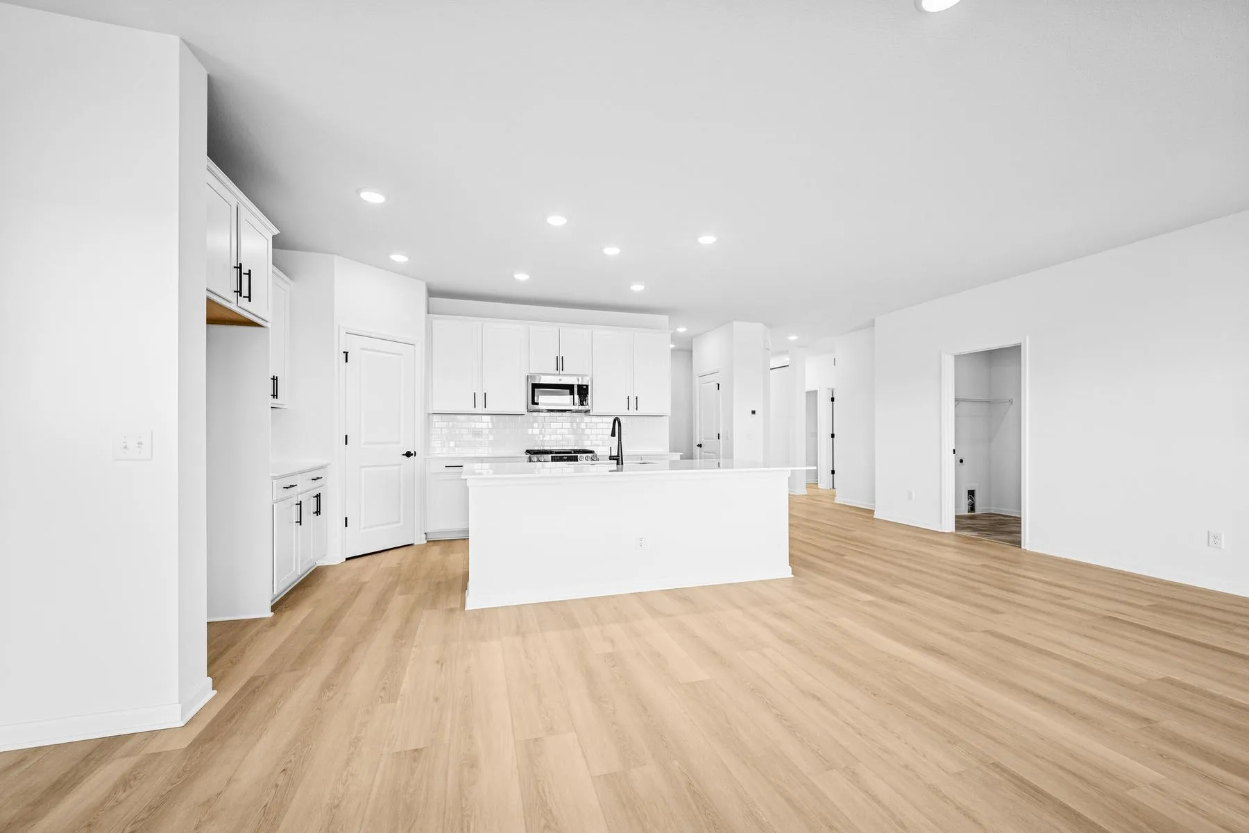 Photo 4 of 1612 Tyrone Drive