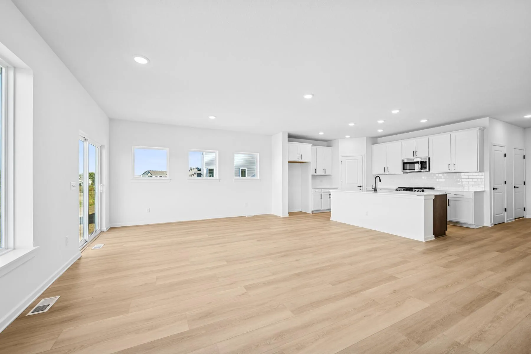 Photo 5 of 1612 Tyrone Drive