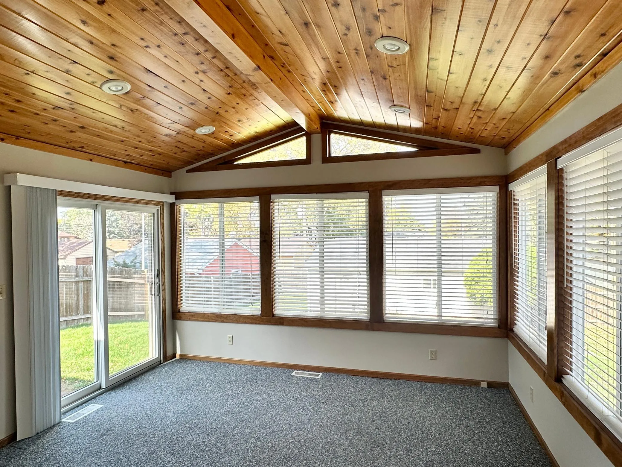 Photo 6 of 635 8th E Avenue