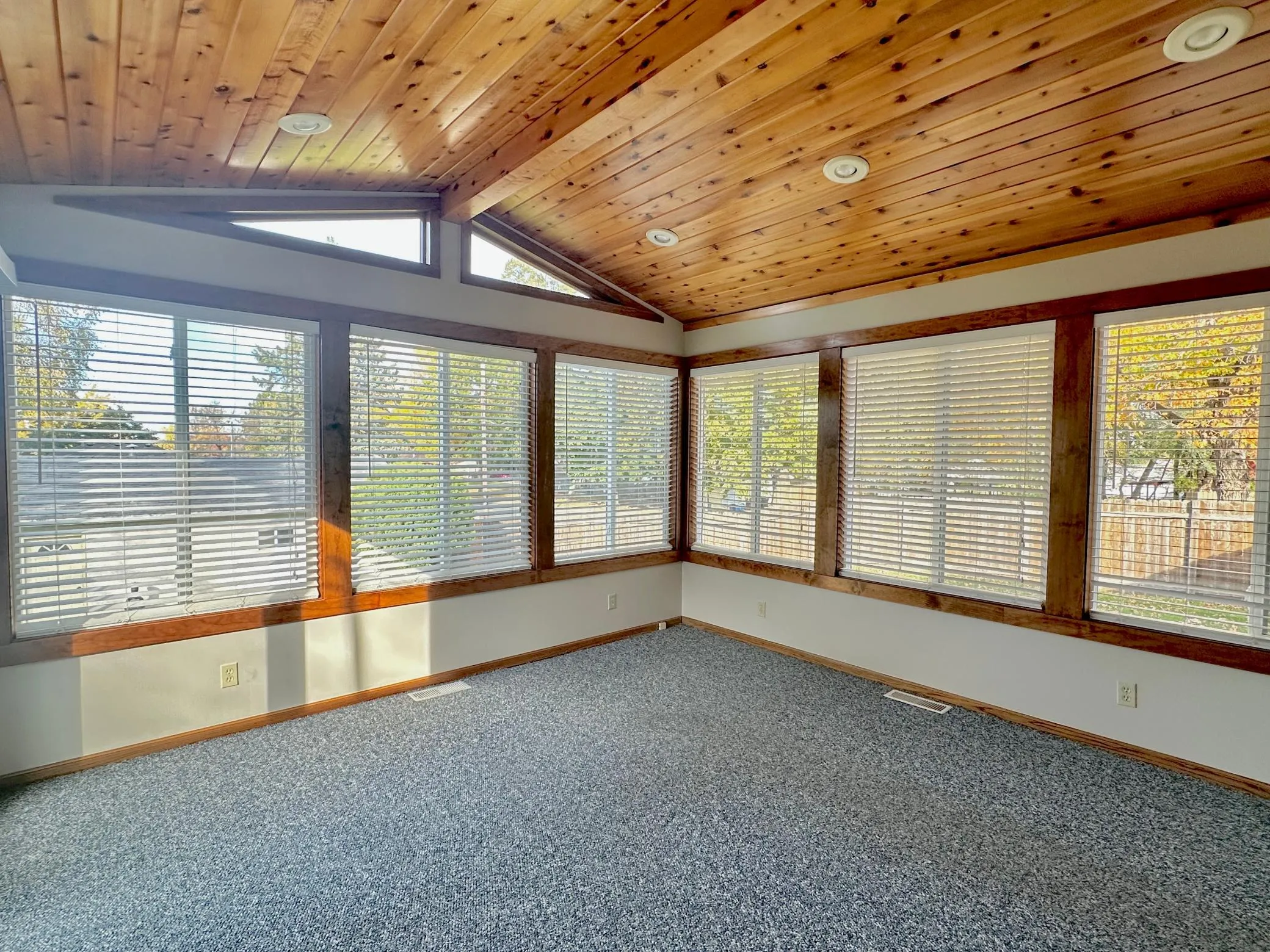 Photo 7 of 635 8th E Avenue