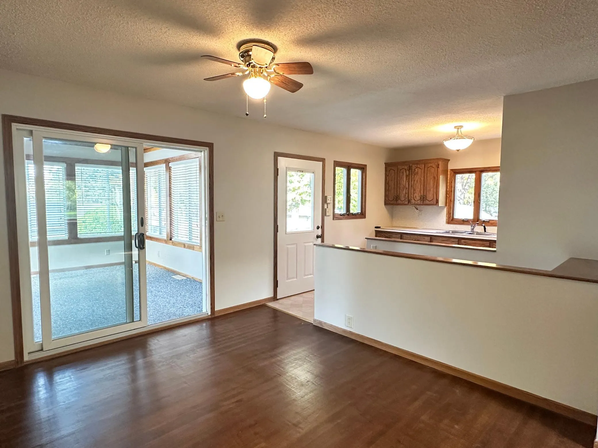 Photo 12 of 635 8th E Avenue
