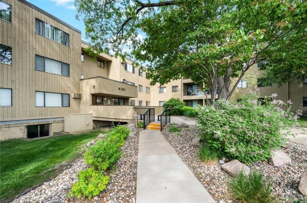 Photo 17 of 4101 Parklawn Avenue Unit 201
