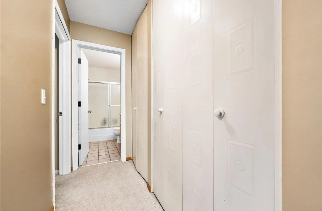 Photo 12 of 4101 Parklawn Avenue Unit 201