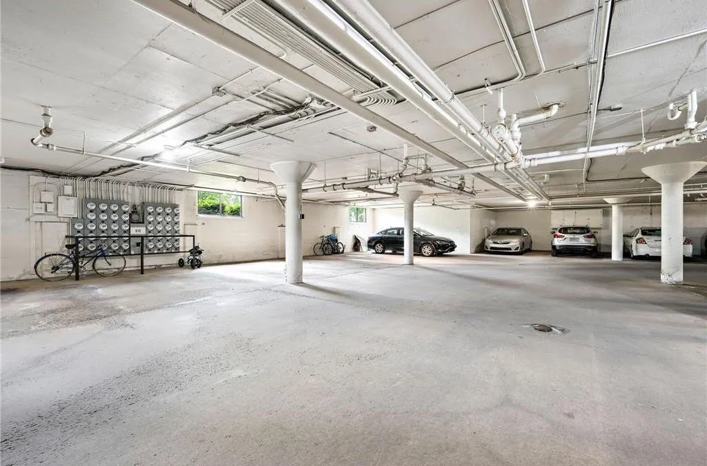 Photo 22 of 4101 Parklawn Avenue Unit 201
