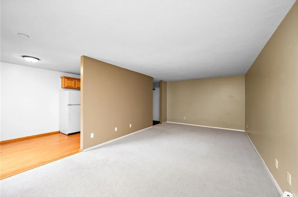 Photo 6 of 4101 Parklawn Avenue Unit 201