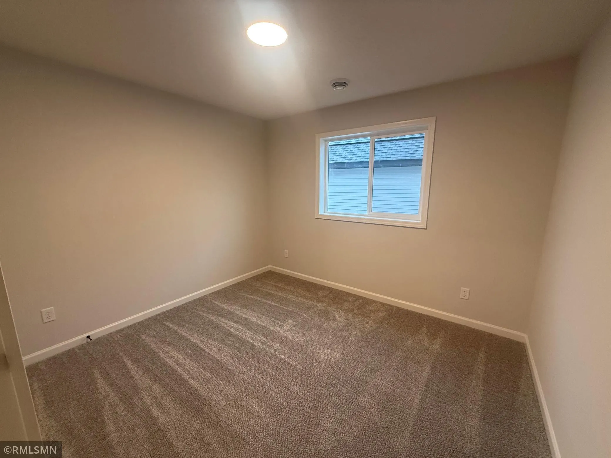 Photo 7 of 2480 Jacamar Ne Avenue