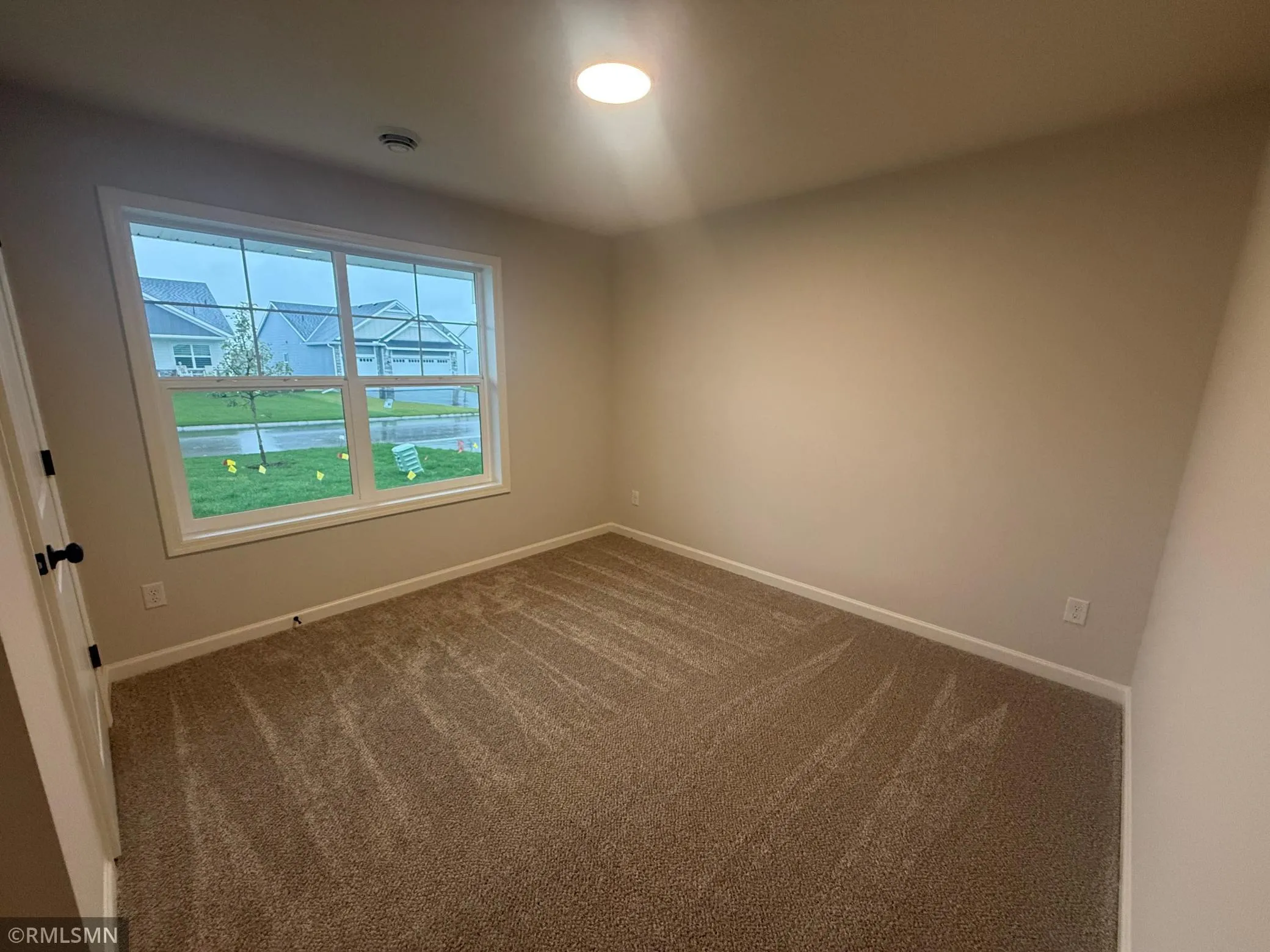 Photo 5 of 2480 Jacamar Ne Avenue