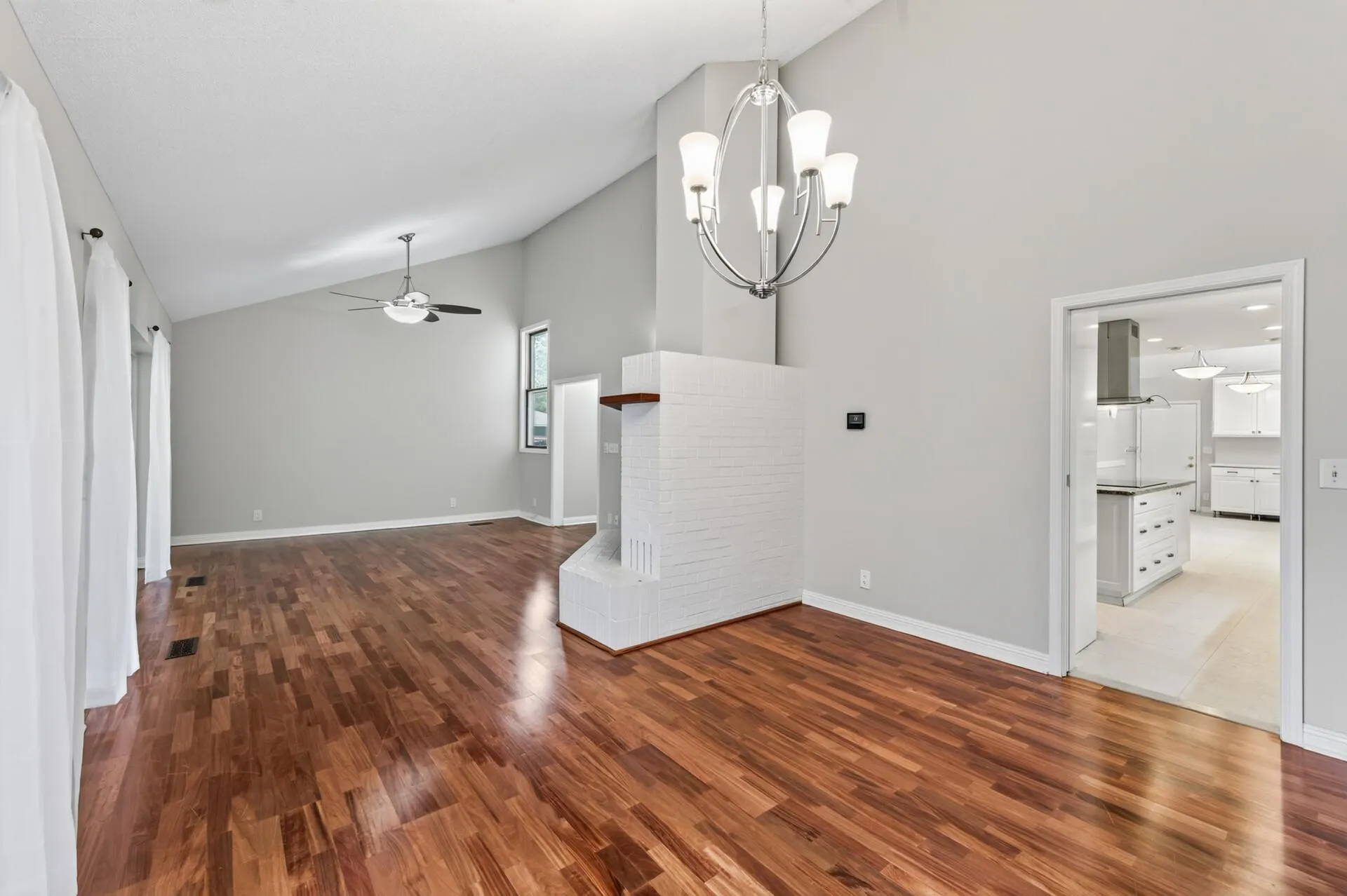 Photo 16 of 2420 Simpson Street