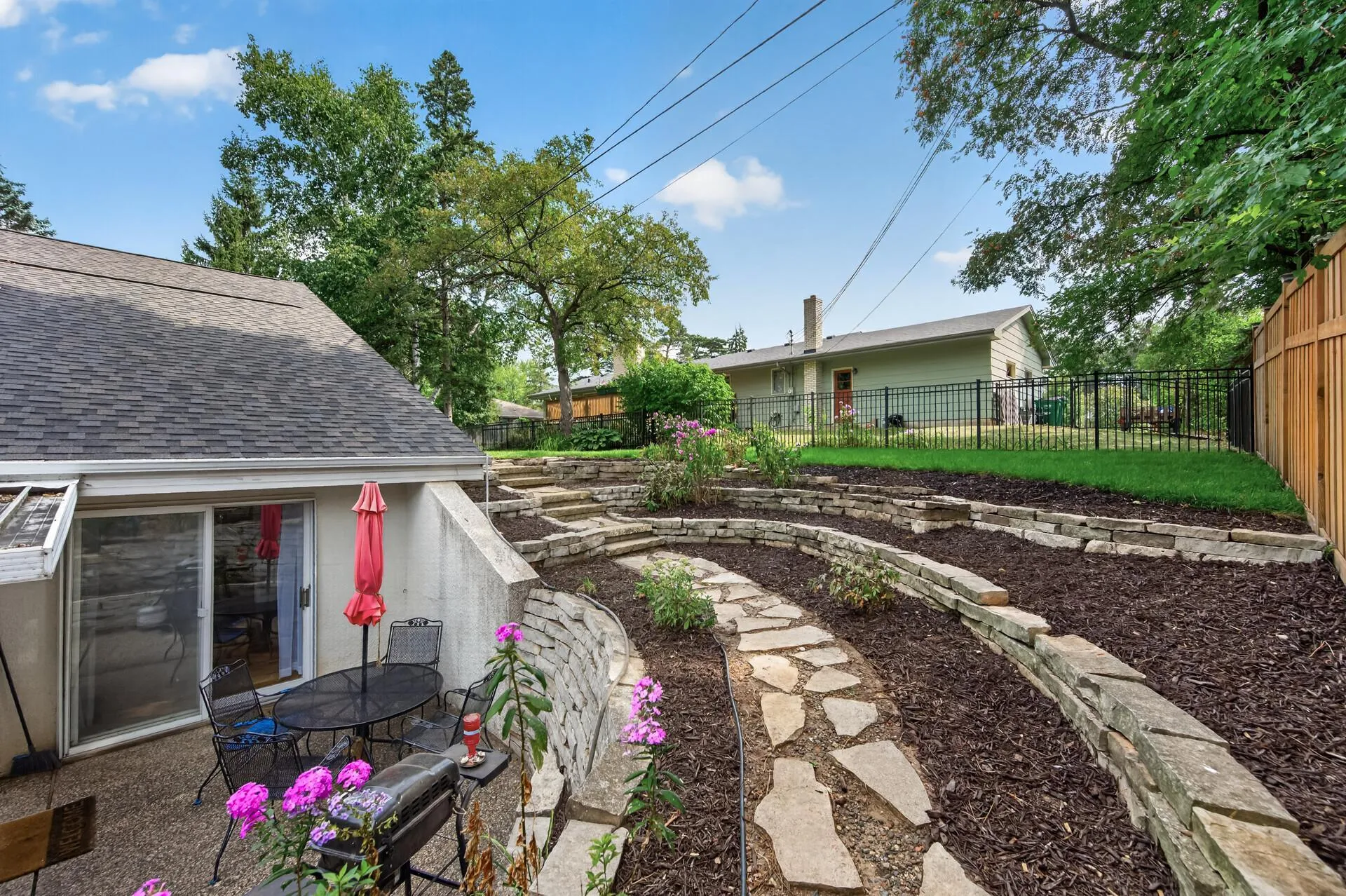 Photo 51 of 2420 Simpson Street