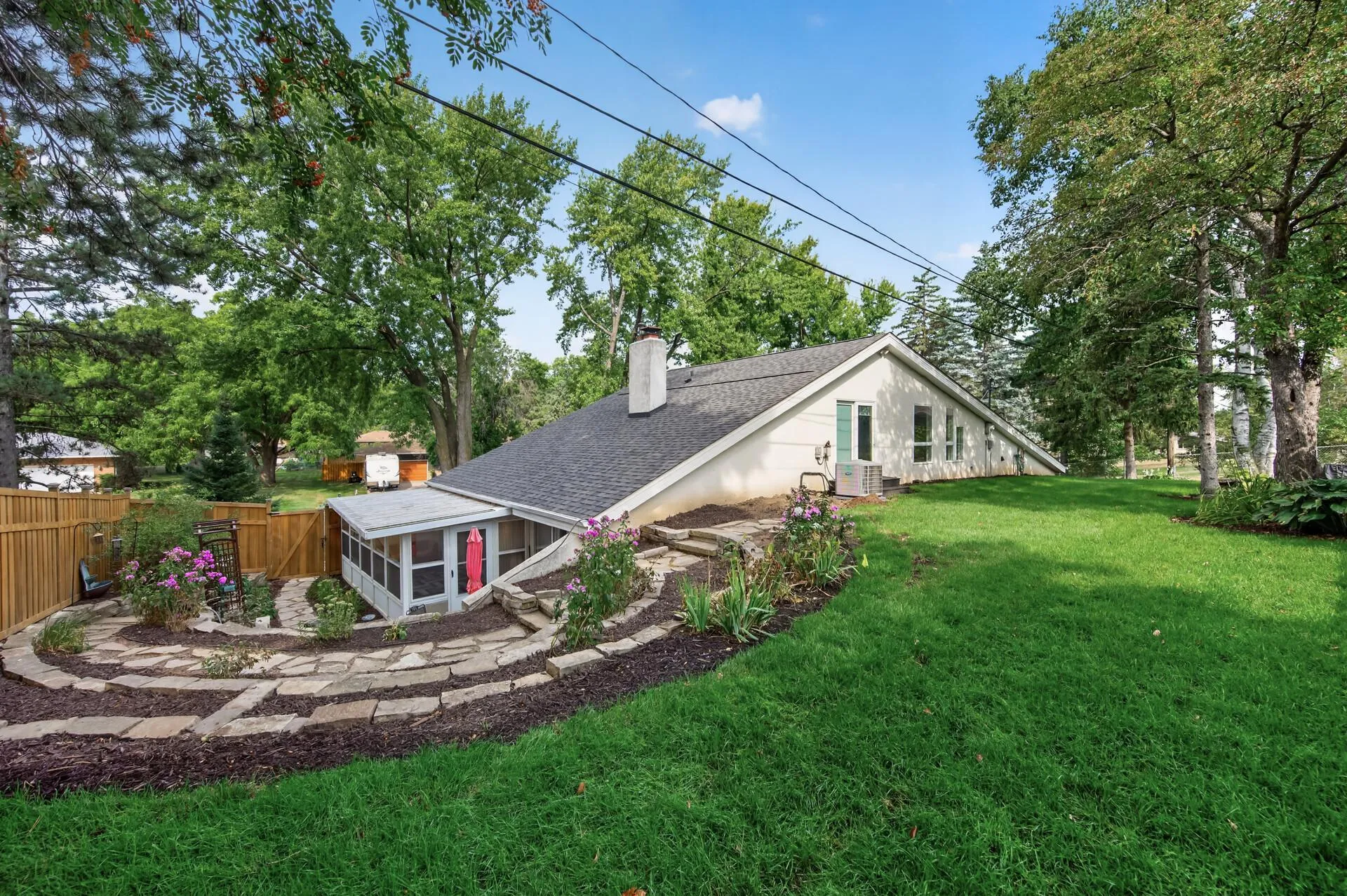 Photo 52 of 2420 Simpson Street