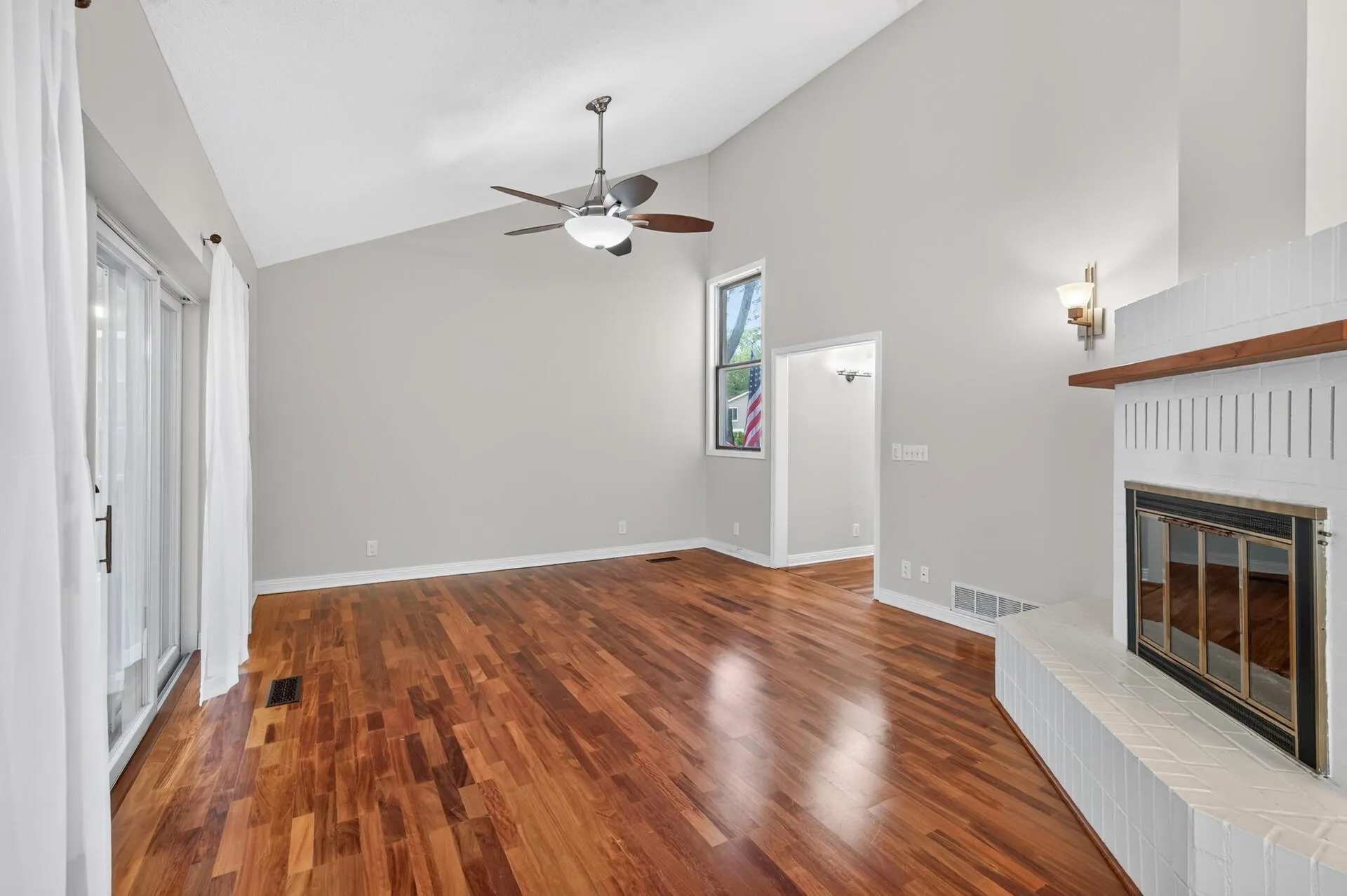 Photo 12 of 2420 Simpson Street