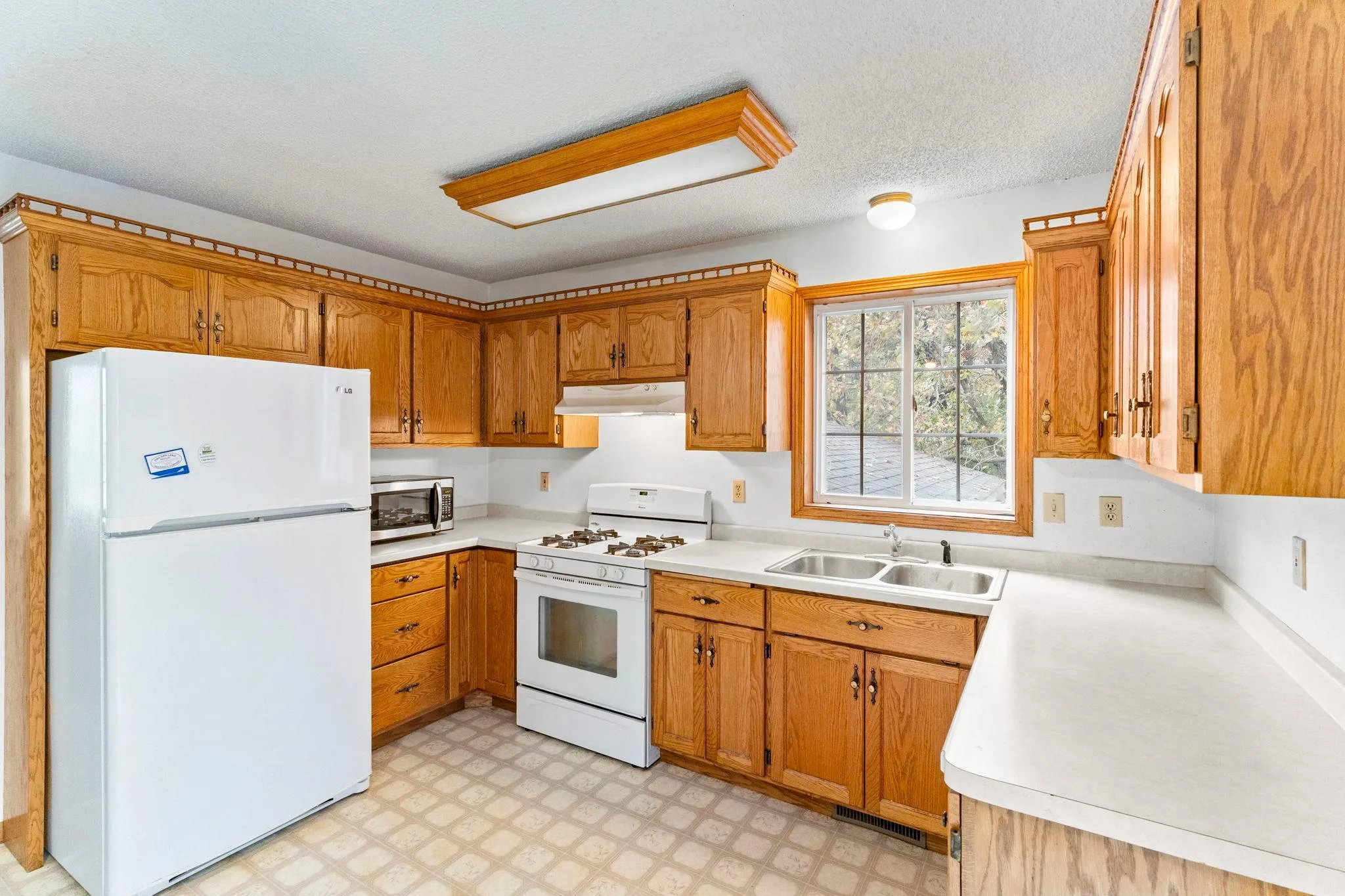 Photo 15 of 15910 Grunwald Nw Avenue