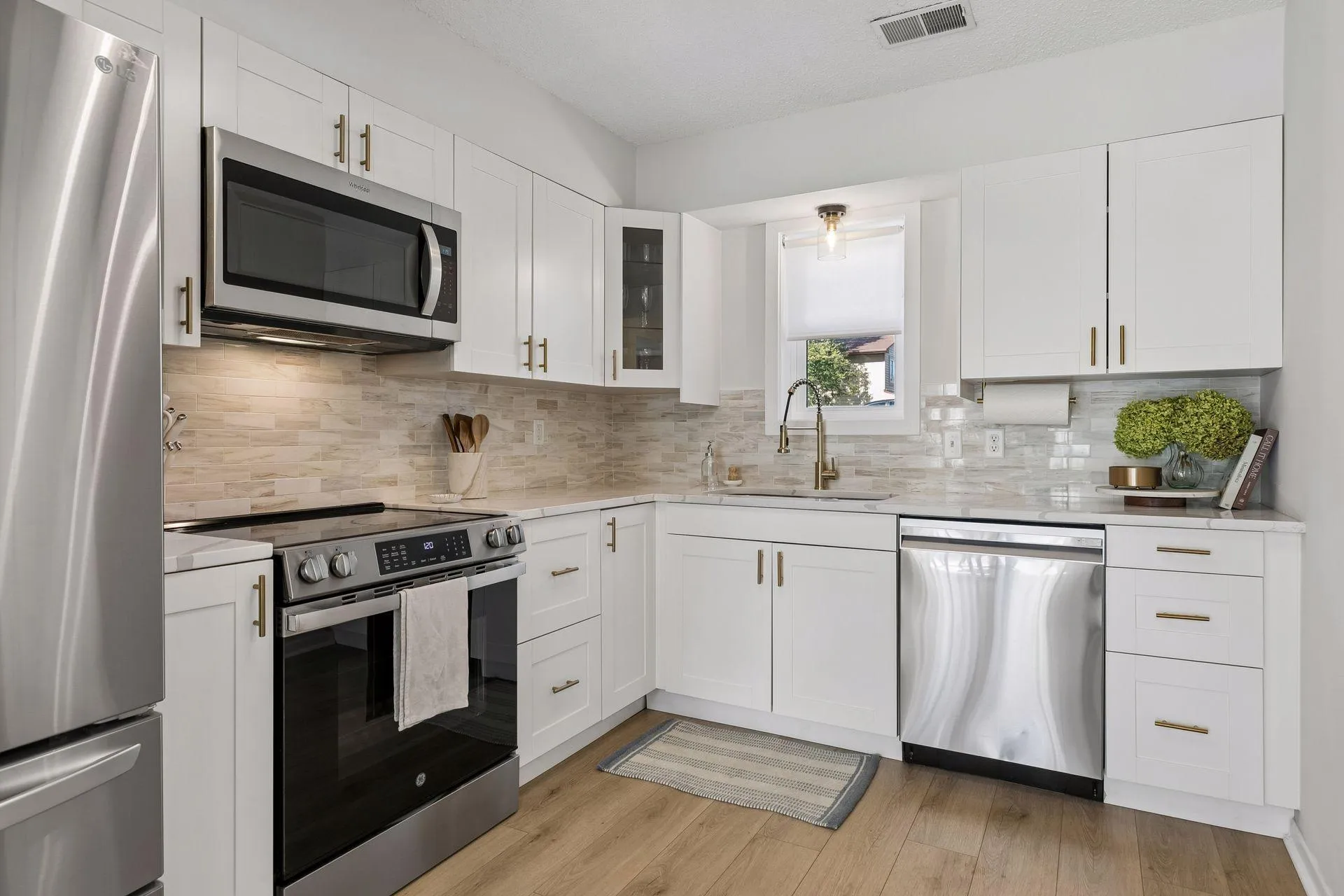 Photo 16 of 190 Transit Avenue