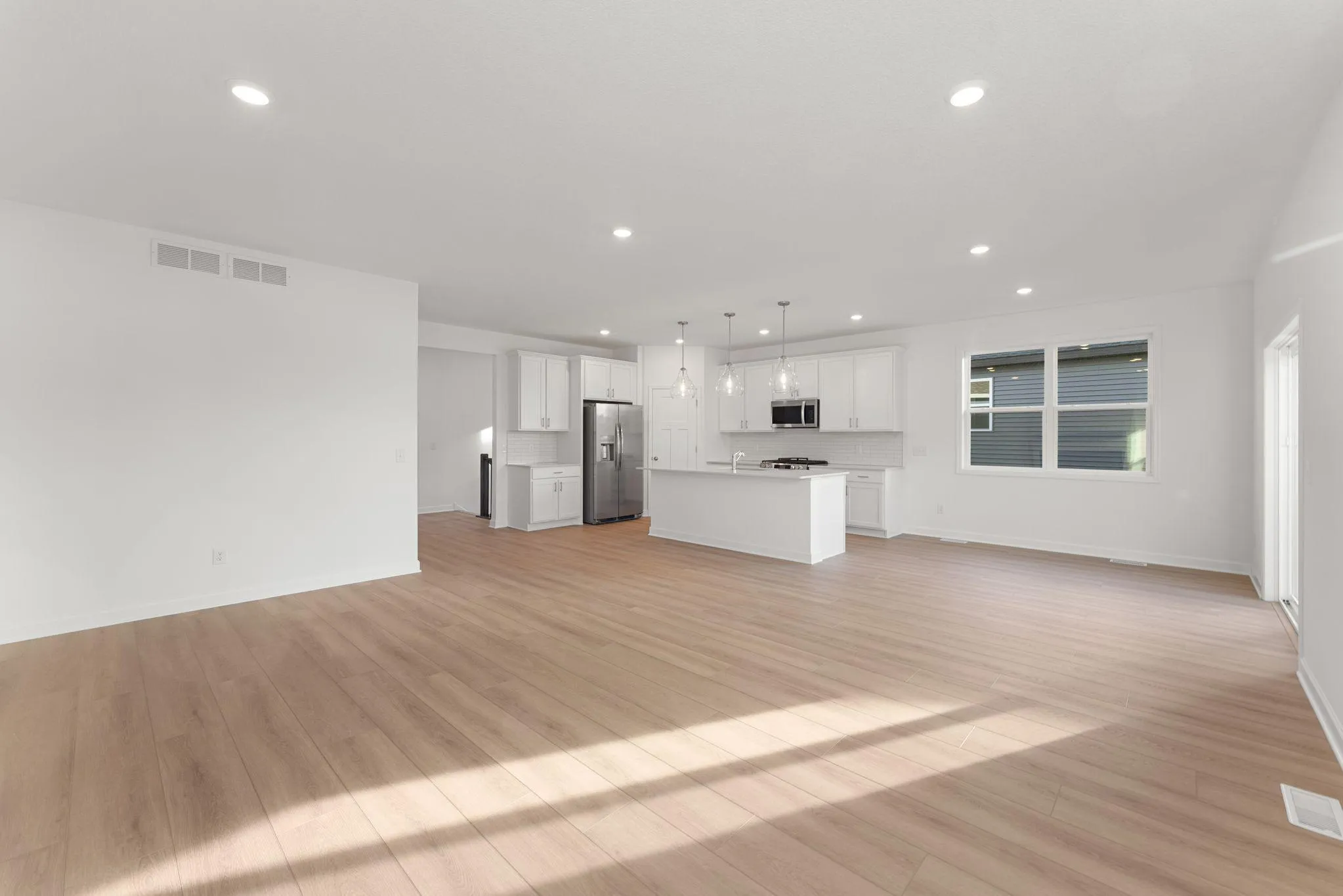 Photo 6 of 4332 132nd Ne Avenue