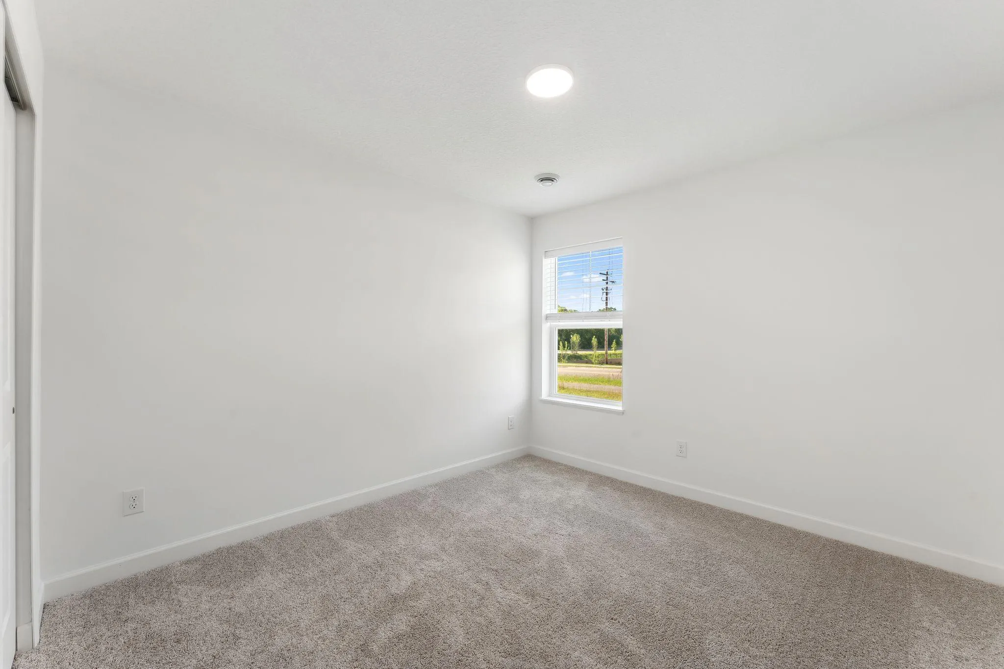 Photo 13 of 4042 Hayward N Avenue