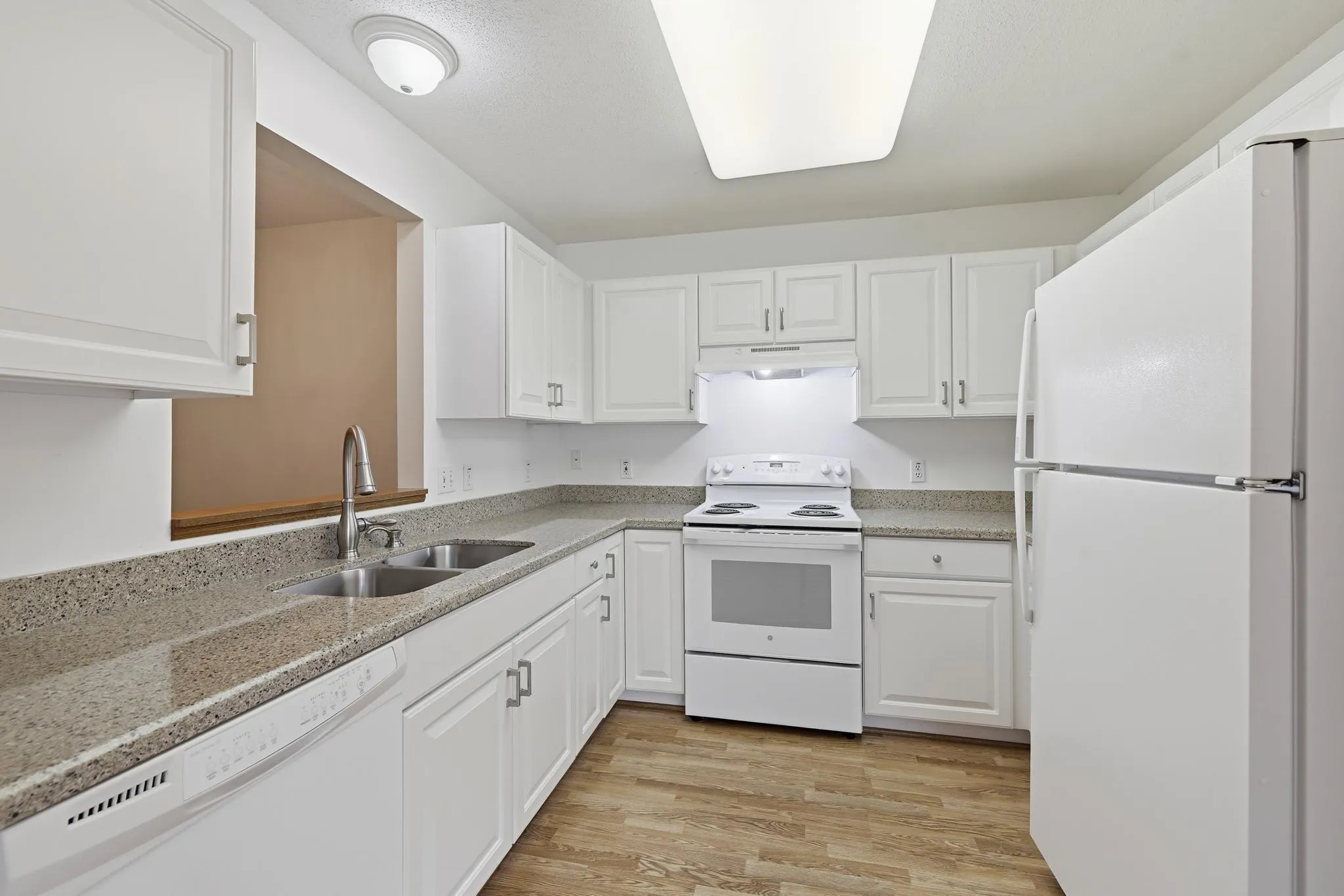 Photo 11 of 689 Lake View Echo