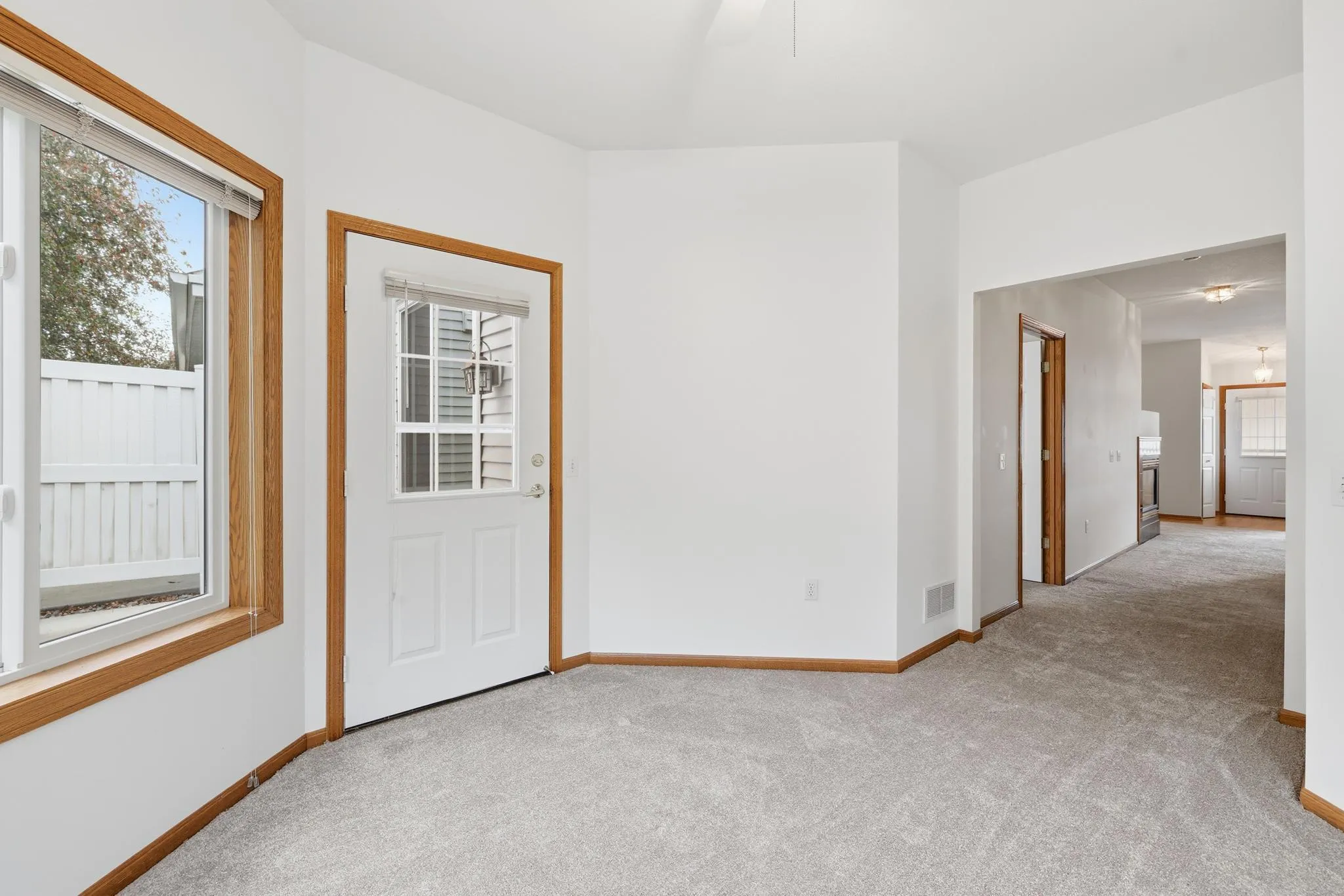 Photo 15 of 689 Lake View Echo