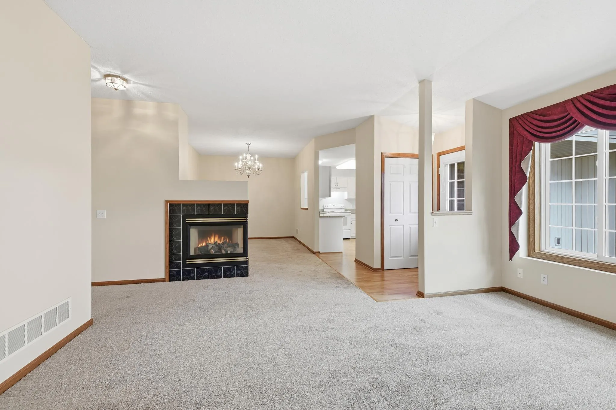 Photo 6 of 689 Lake View Echo