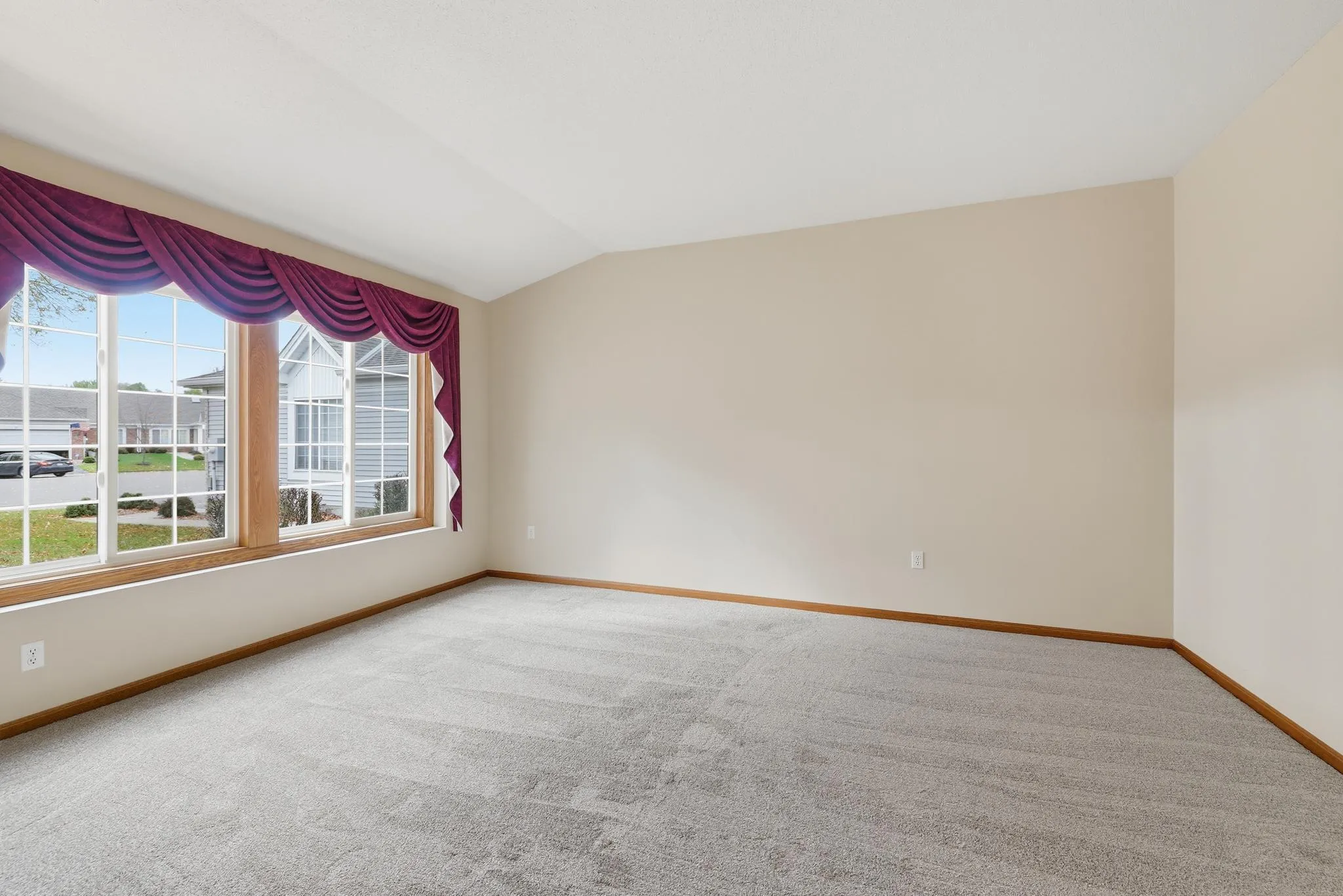 Photo 5 of 689 Lake View Echo