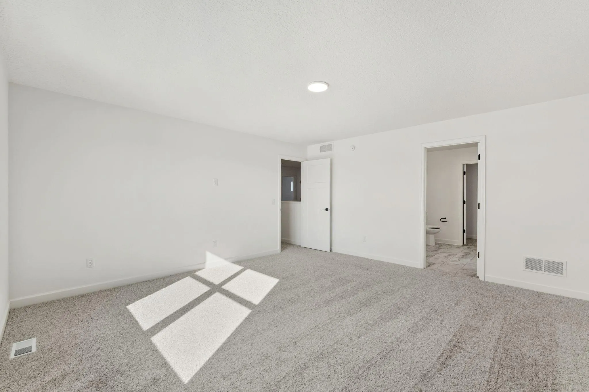 Photo 14 of 653 Sierra Parkway