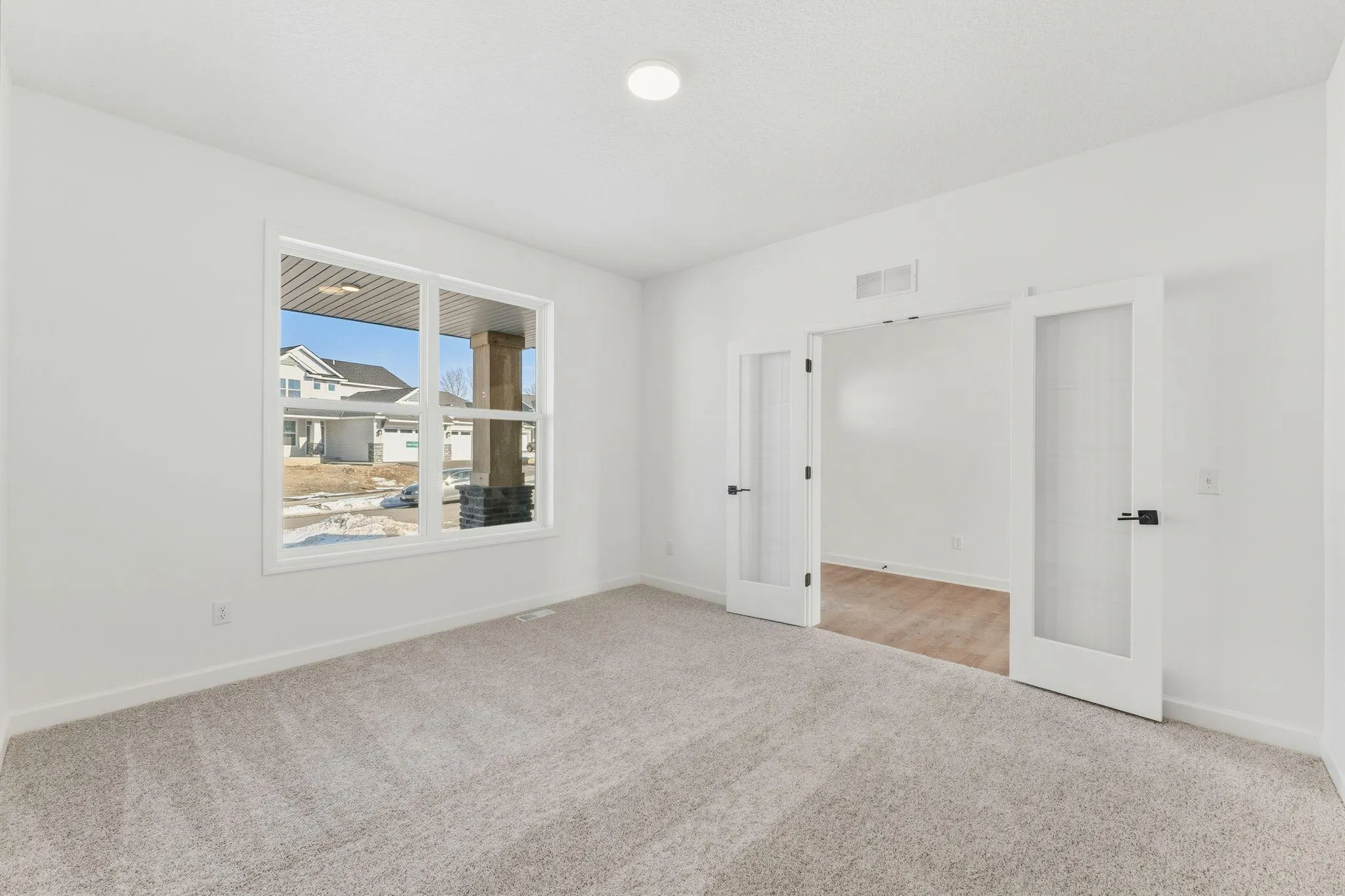 Photo 11 of 653 Sierra Parkway
