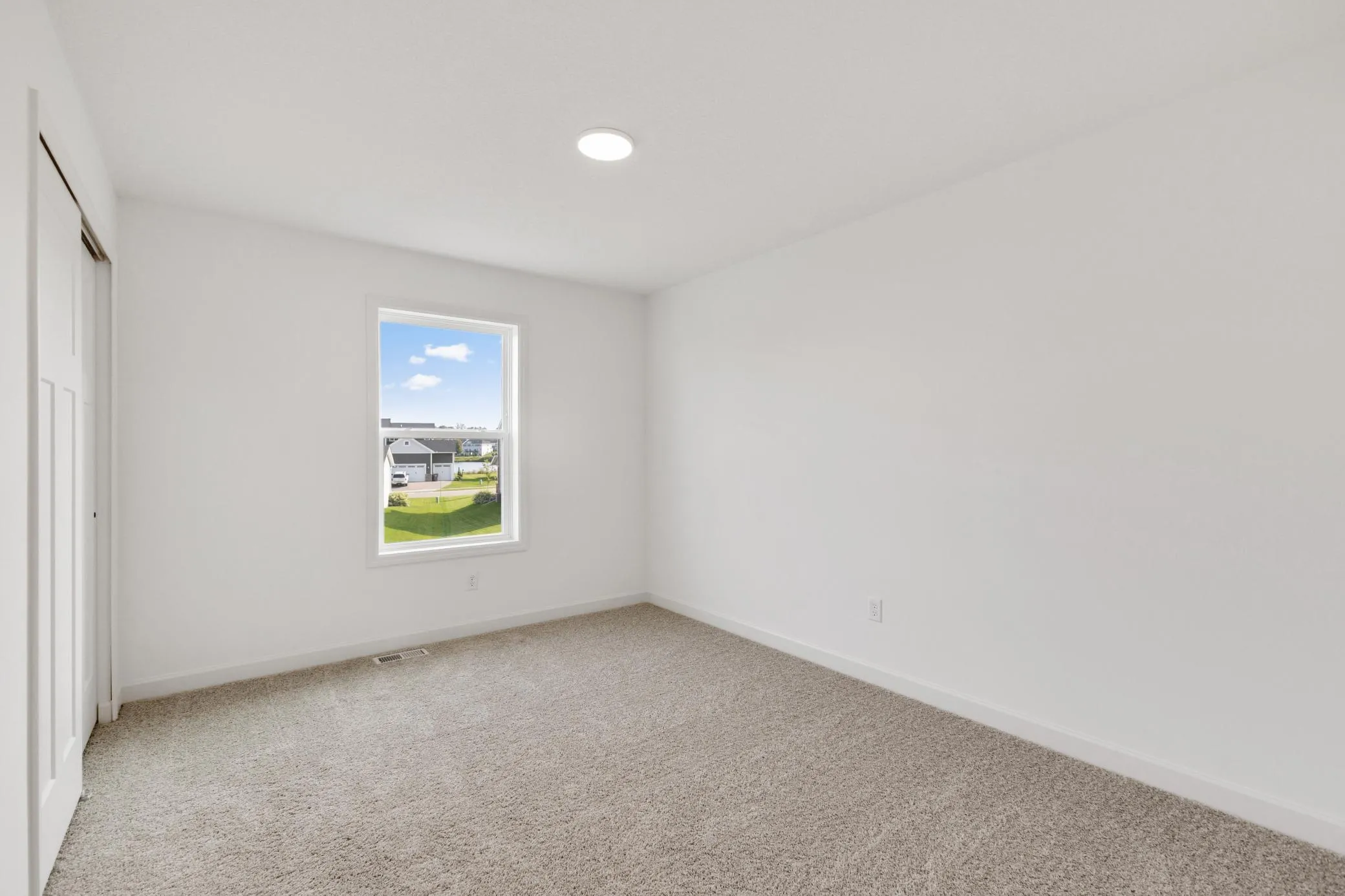 Photo 16 of 656 Sierra Parkway